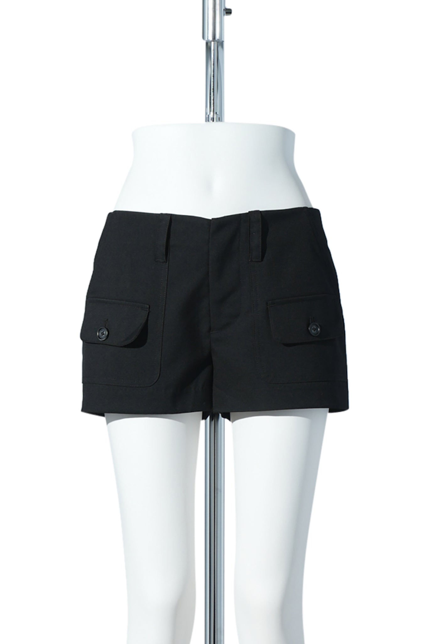 PENELOPE PATCH POCKET SHORT / BLACK