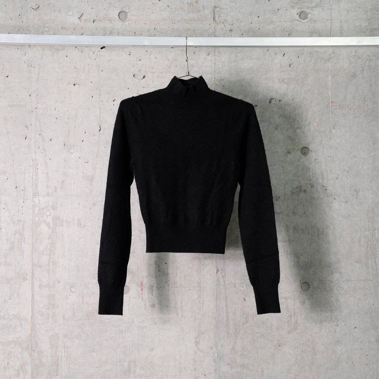 DELIA SWEATER / BLACK