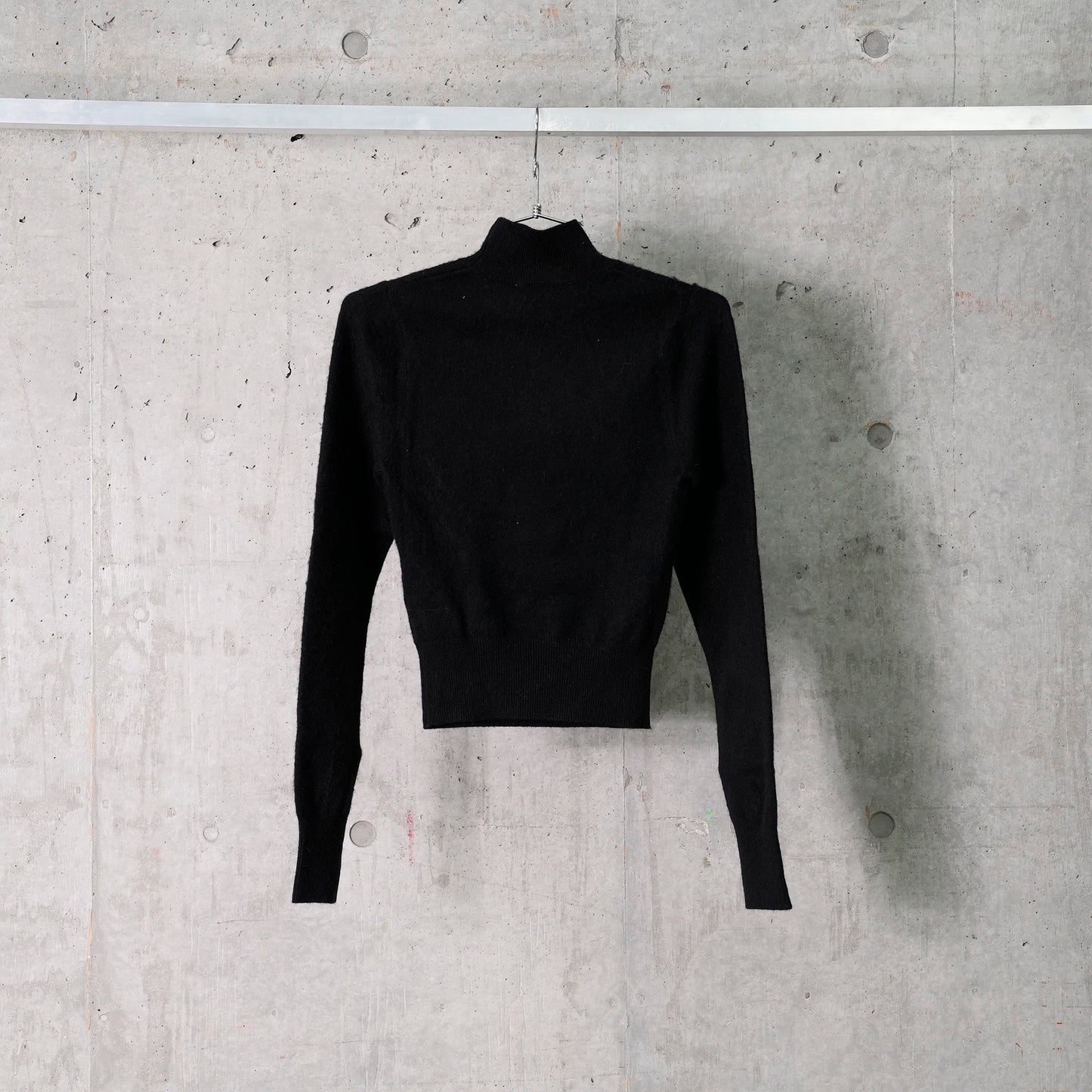 DELIA SWEATER / BLACK