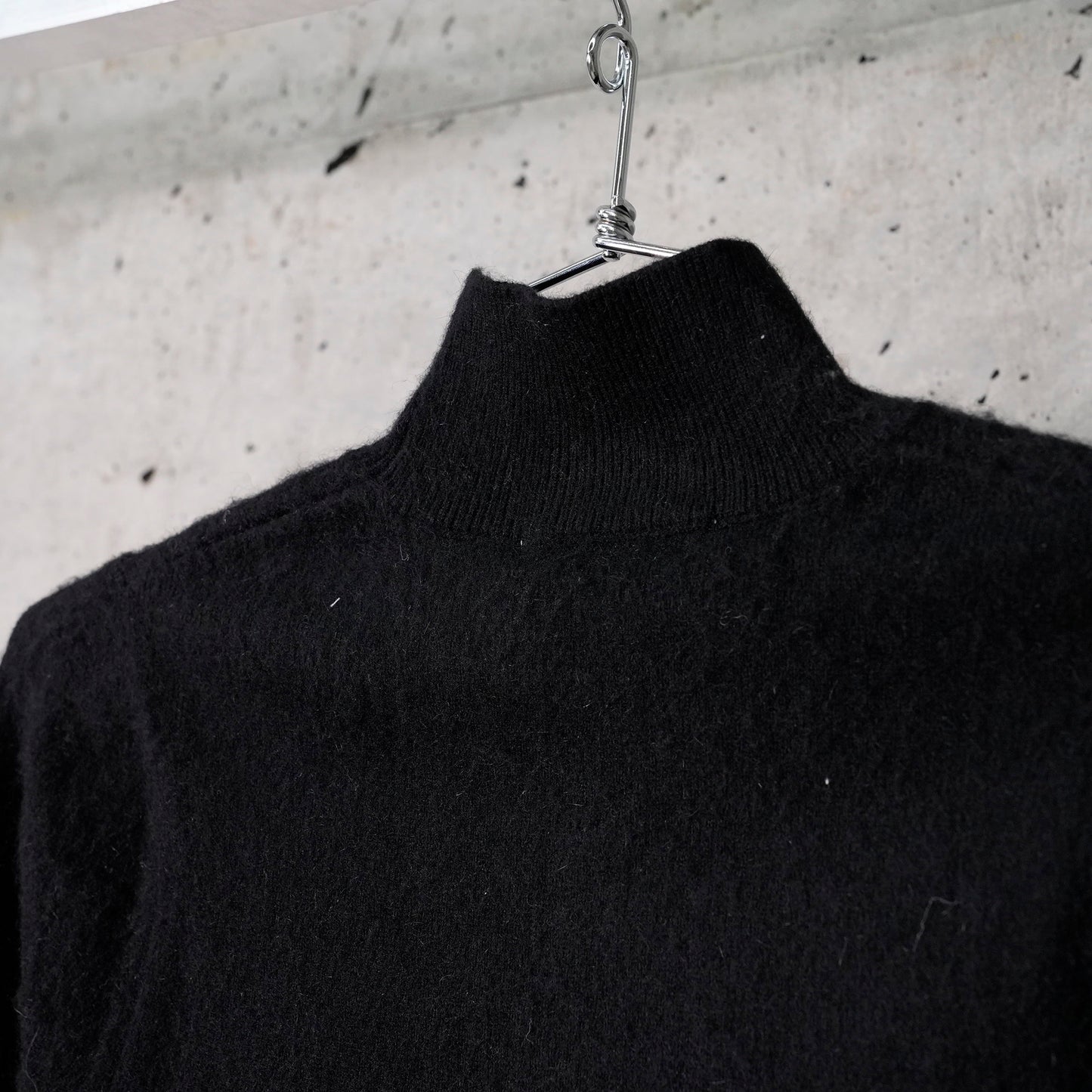 DELIA SWEATER / BLACK