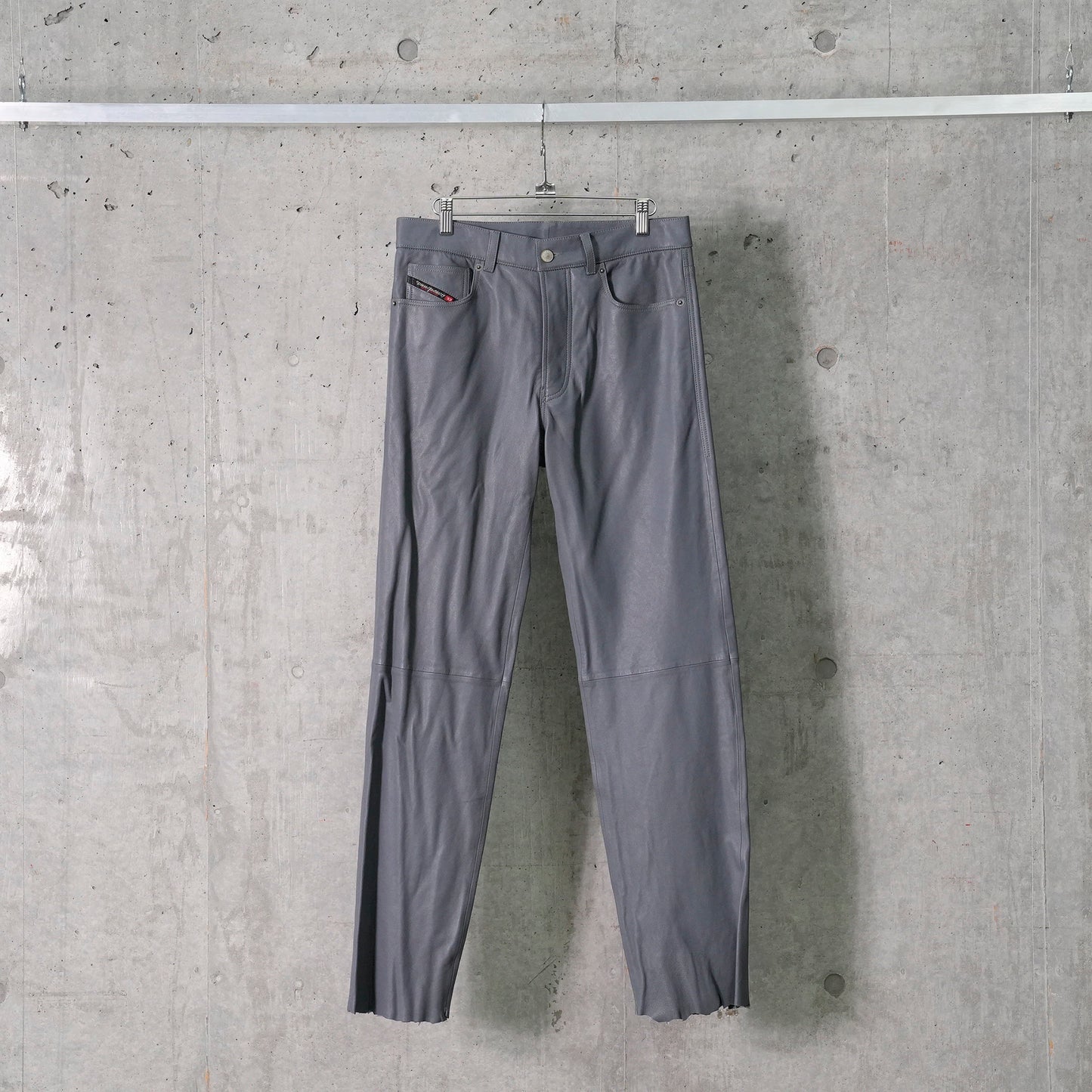 LEATHER PANTS / 9DT