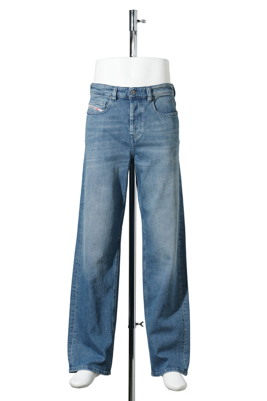 2001 D-MACRO-S8 / 01