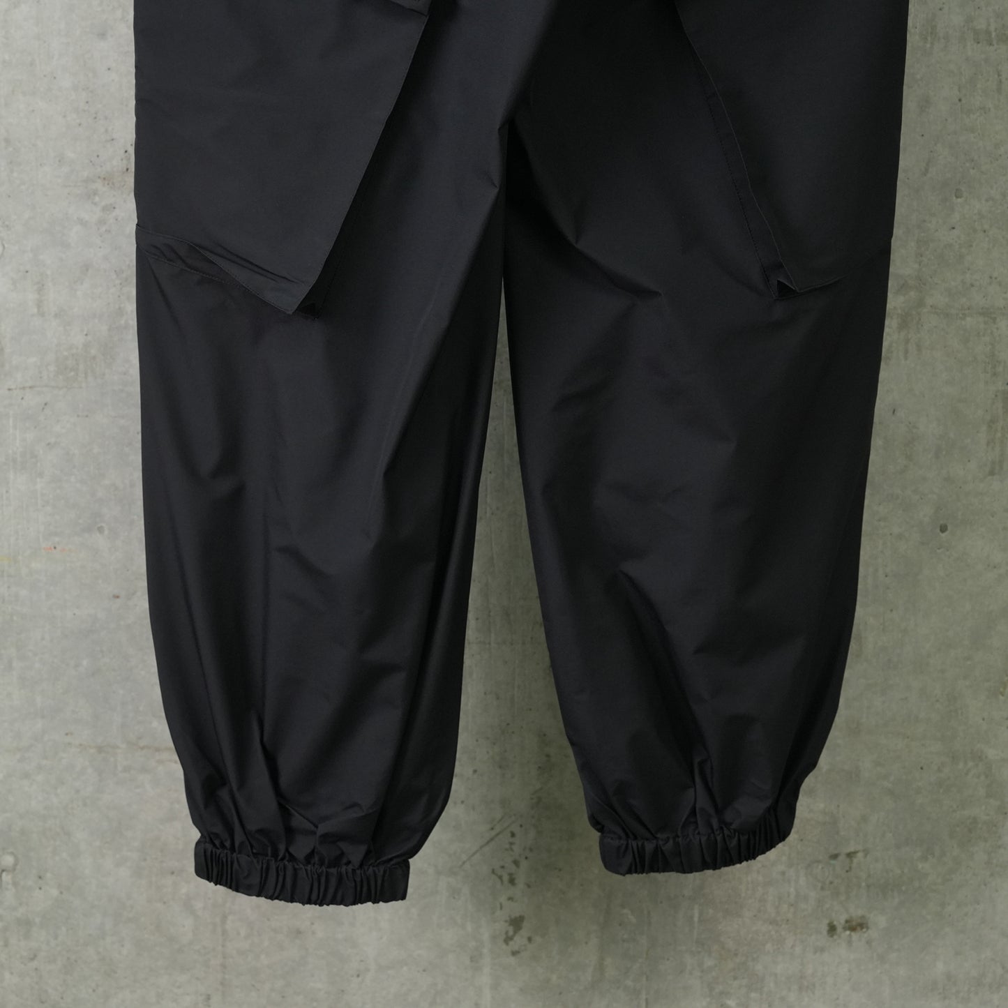 WIND STPR CARGO PANTS / BLACK