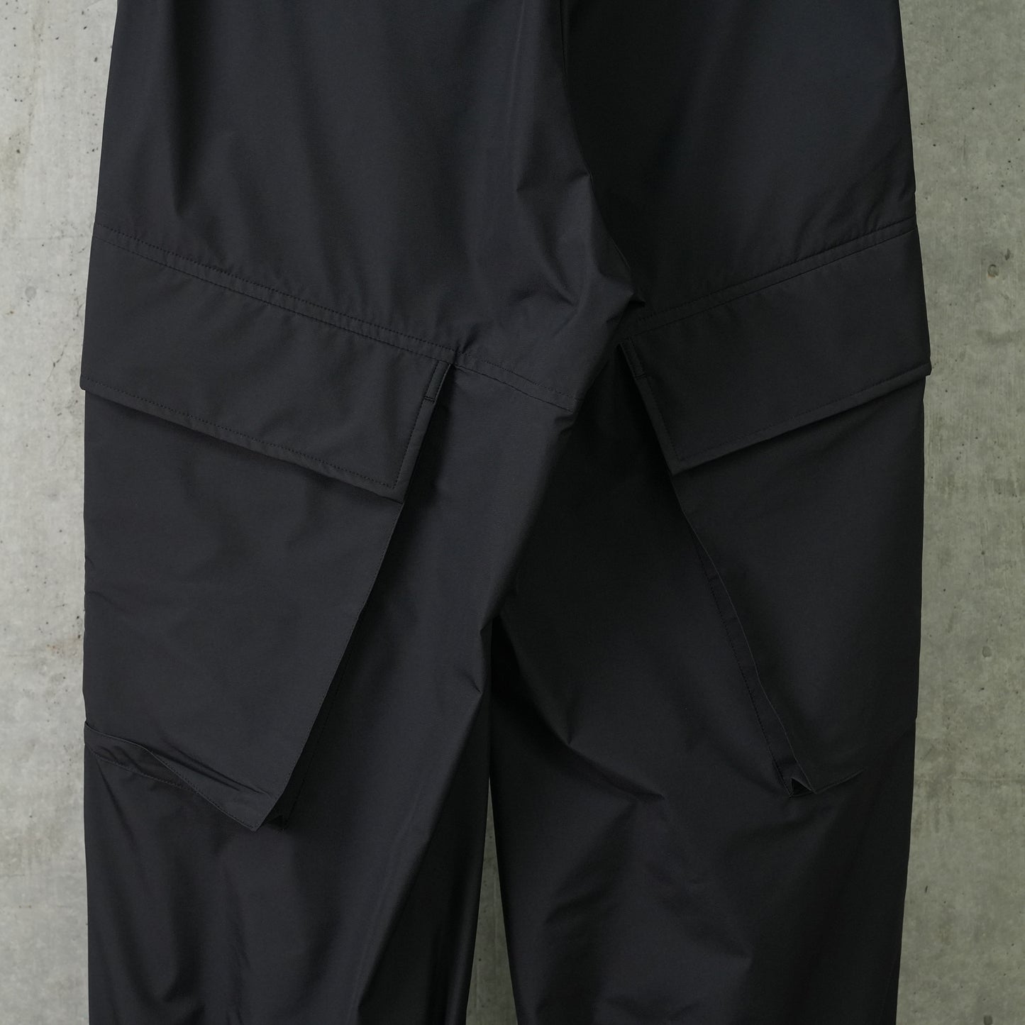 WIND STPR CARGO PANTS / BLACK