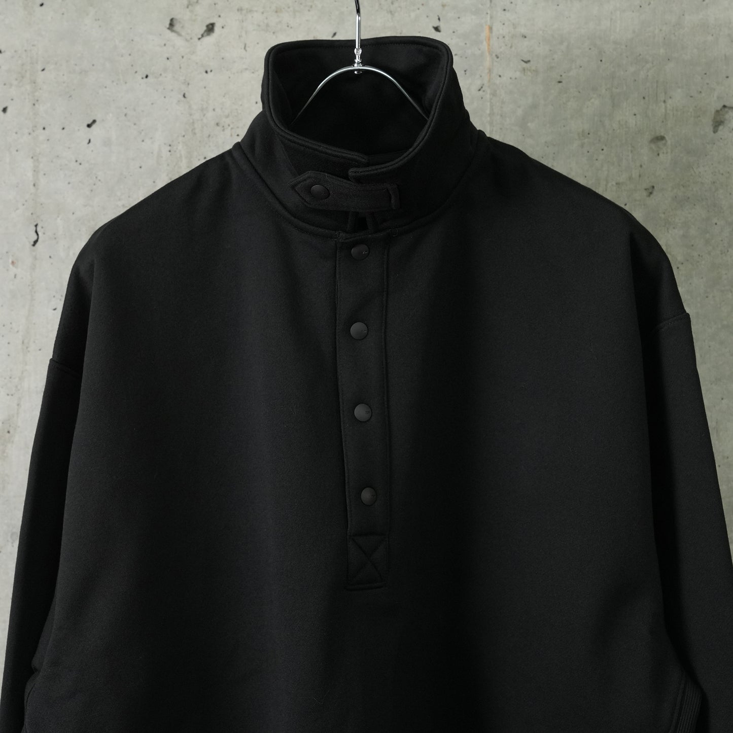 TECH SWEAT SNAP PULLOVER / BLACK