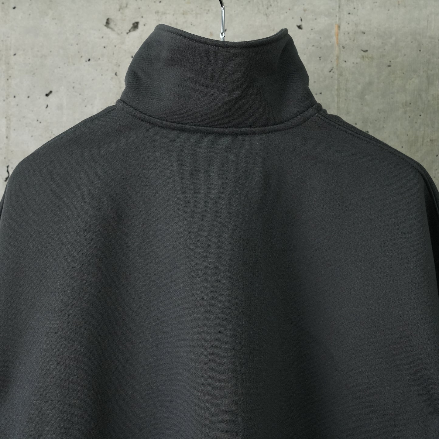 TECH SWEAT SNAP PULLOVER / CHARCOAL