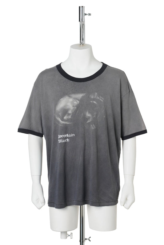 PORCELAIN DOG PATCH RINGER T-SHIRT / FADED CHARCOAL/BLACK