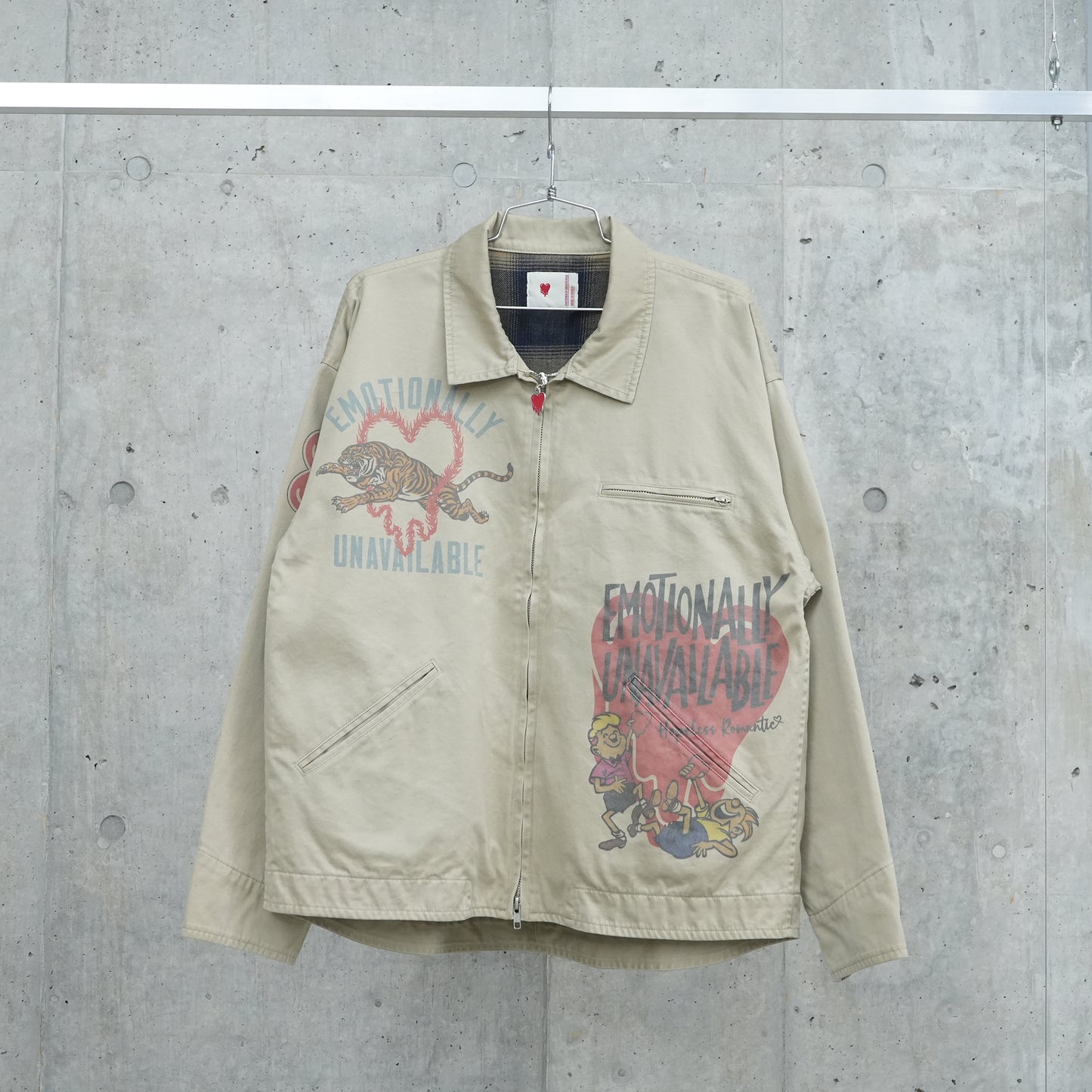 GUARD UR HEART ZIPJKT / BEIGE