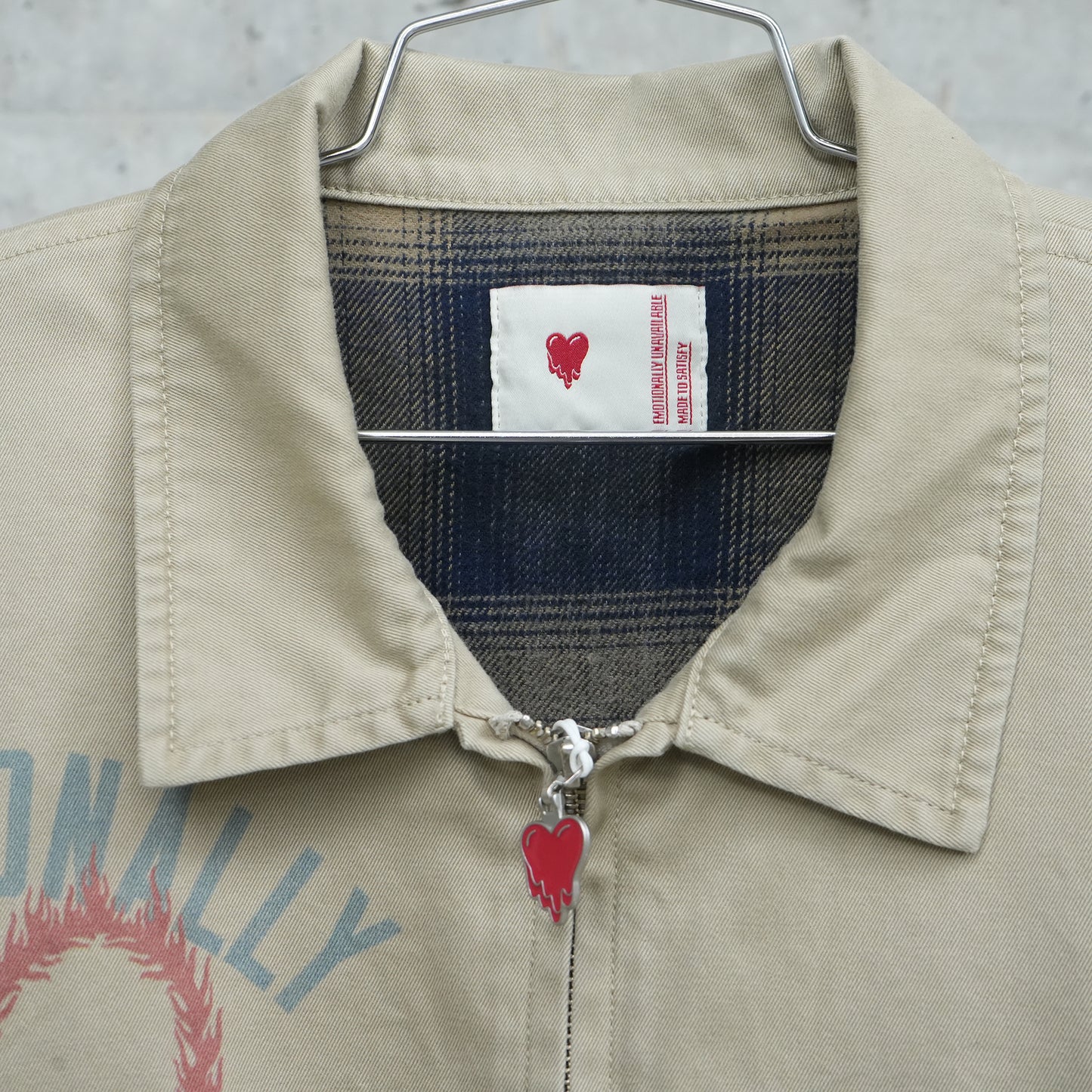 GUARD UR HEART ZIPJKT / BEIGE