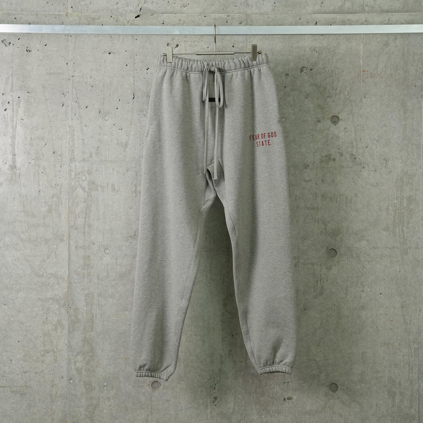 FLEECE ESSENTIAL SWEATPANT / DARK HEATHER