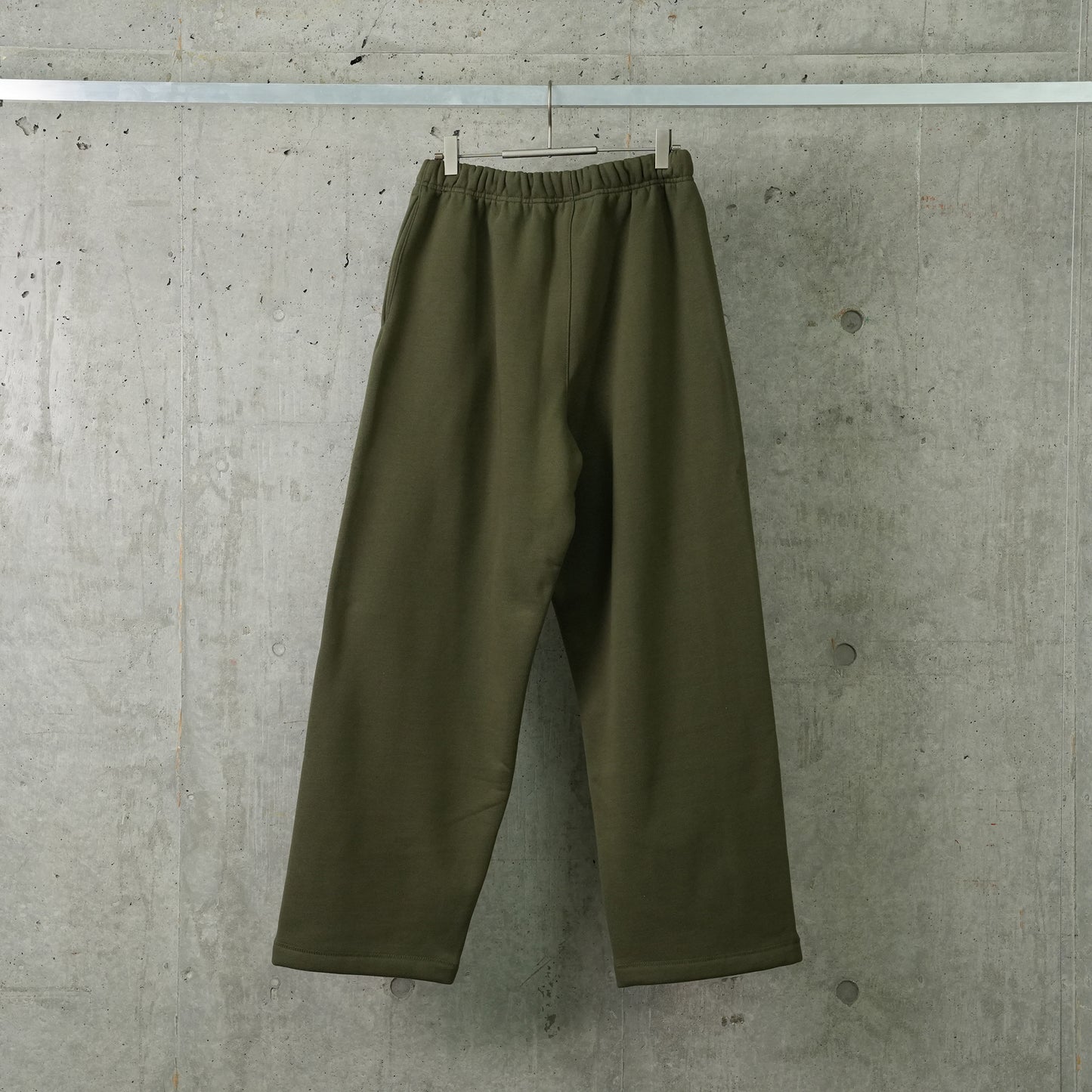 FLEECE RELAXED SWEATPANT / MILITARY