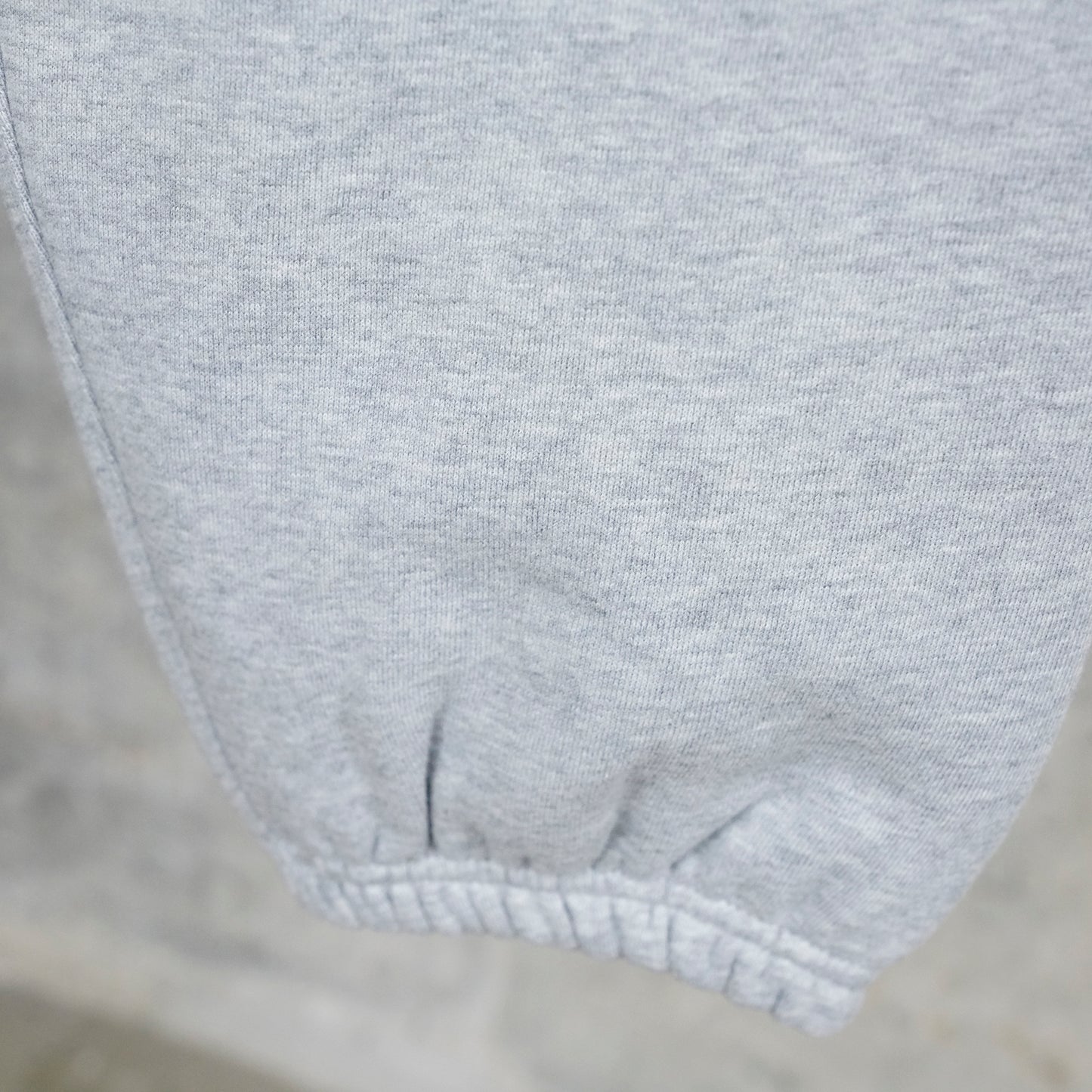 FLEECE ESSENTIAL SWEATPANT / LIGHT HEATHER GRAY