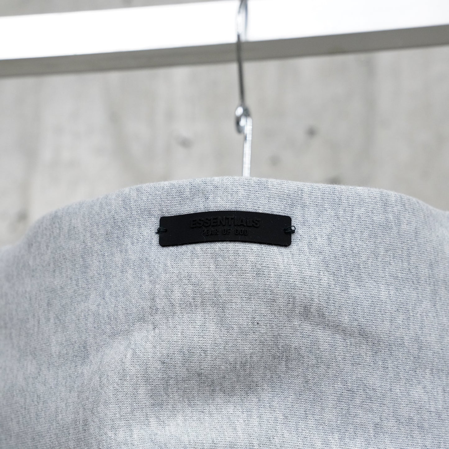 FLEECE HOODIE / LIGHT HEATHER GRAY