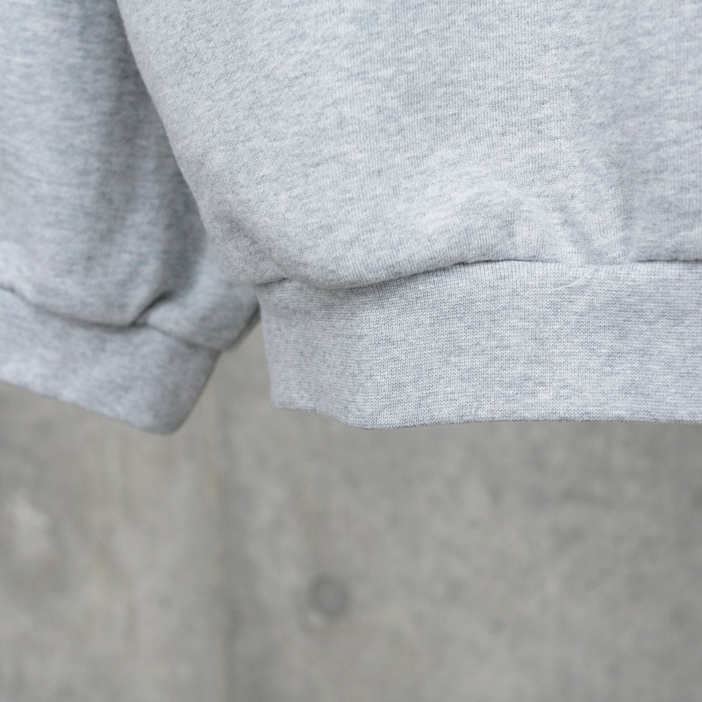 FLEECE CREWNECK / LIGHT HEATHER GRAY