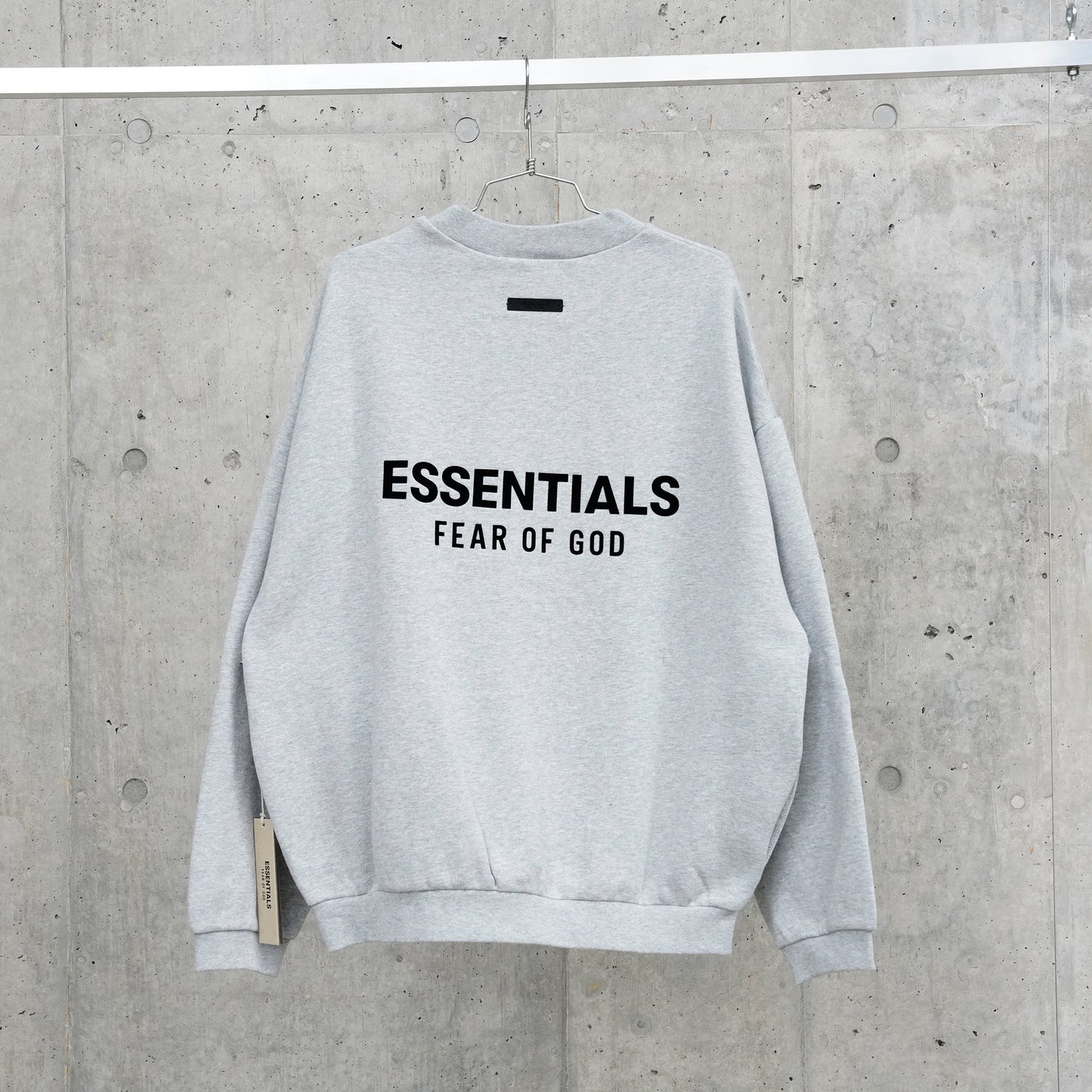 FLEECE CREWNECK / LIGHT HEATHER GRAY