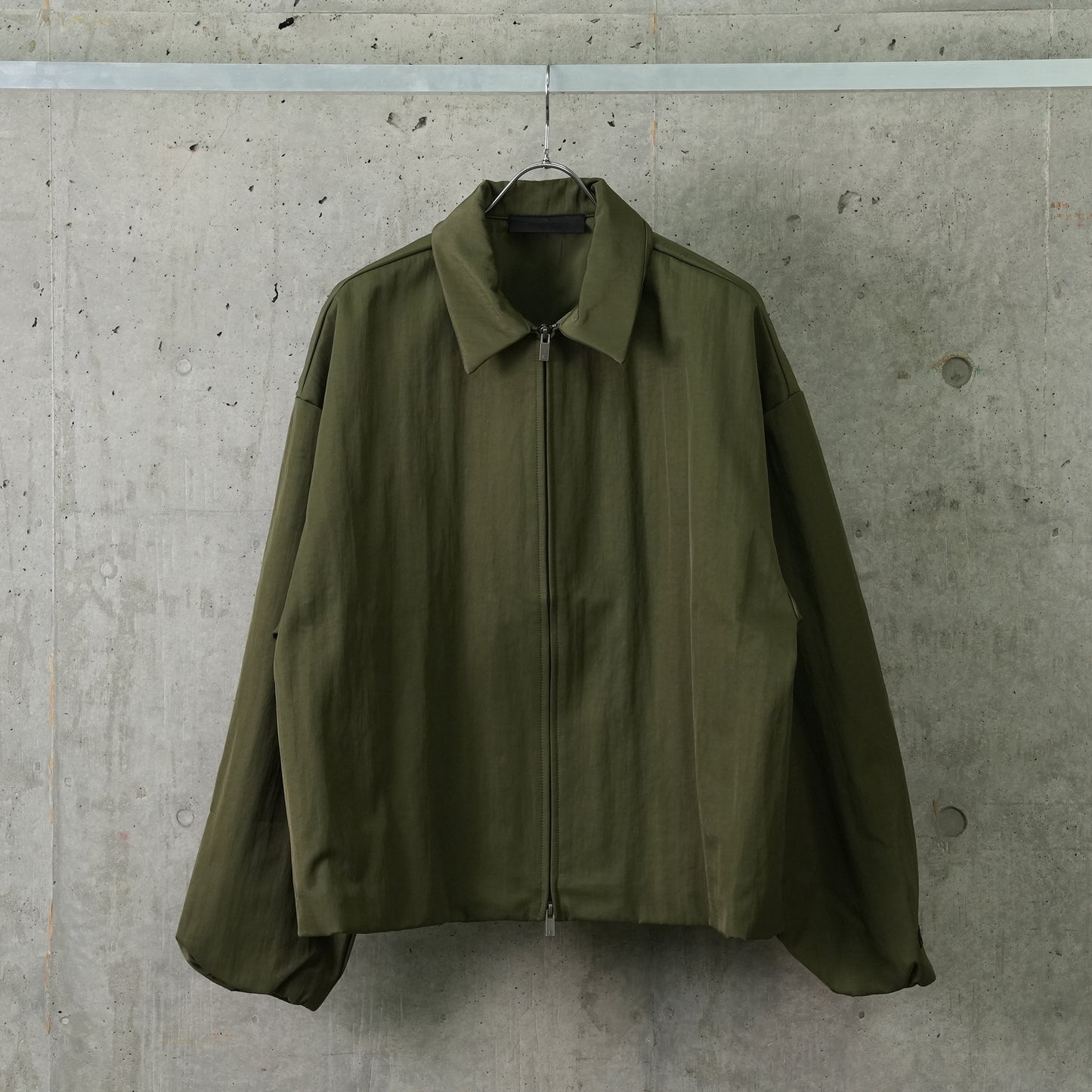 TEXTURED NYLON TRUCKER JACKET / MILITARY