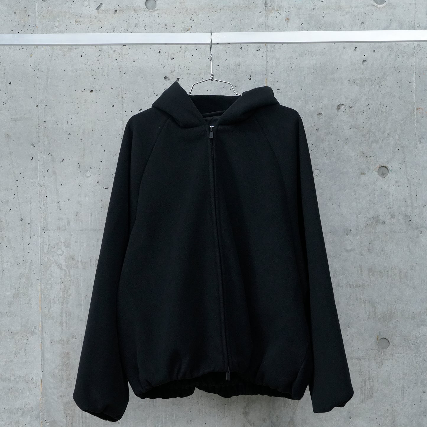 BRUSHED HOODED BOMBER / BLACK