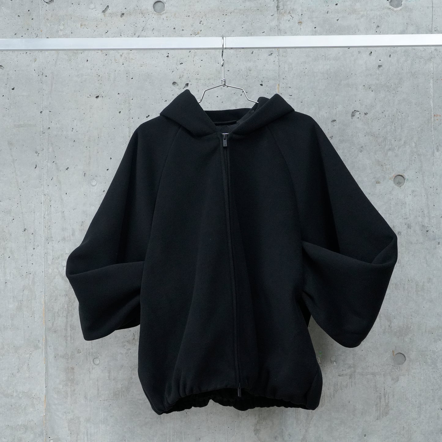 BRUSHED HOODED BOMBER / BLACK