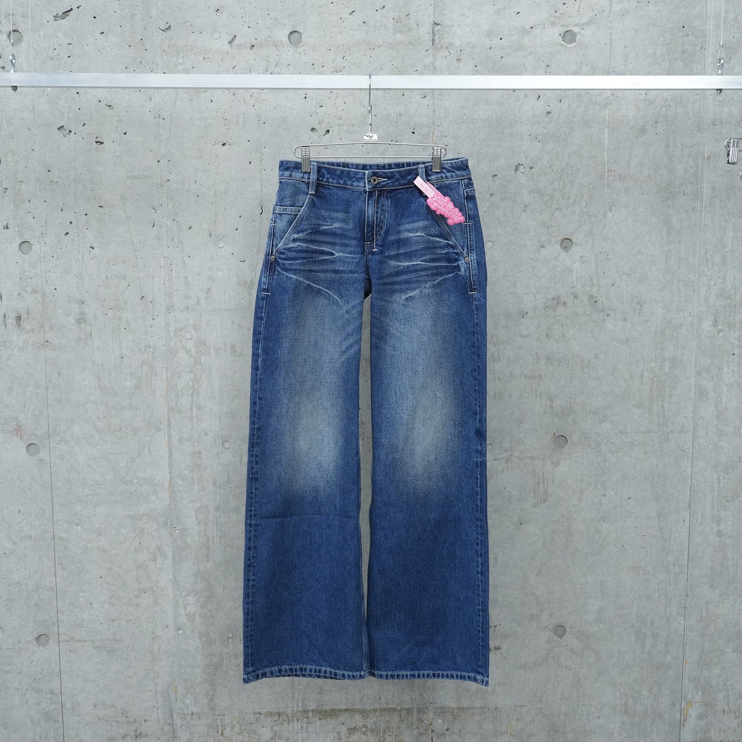 888 LOW-RISE OVERSIZED JEANS / DARK BLUE