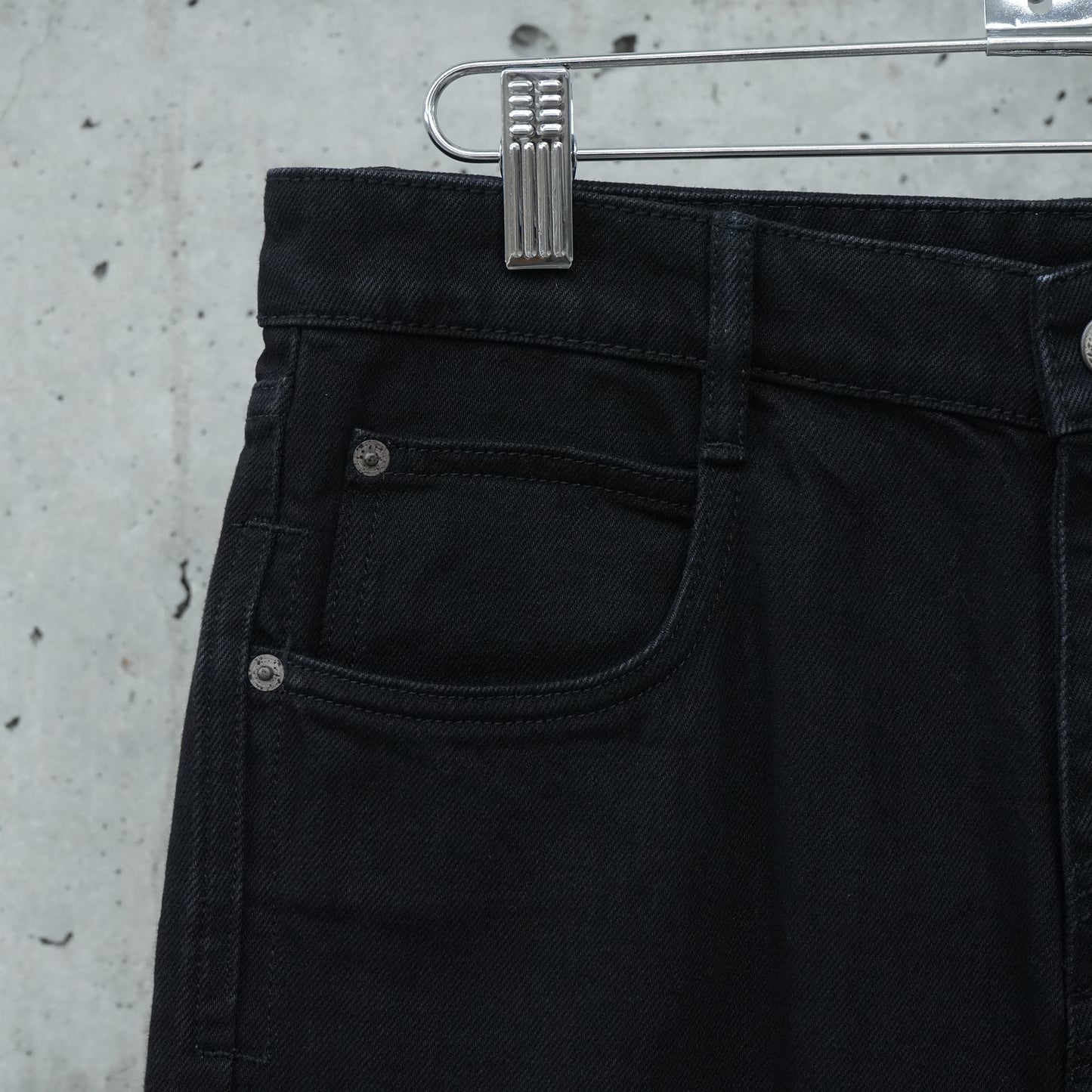 333 BLACK STRAIGHT CUT JEANS / BLACK