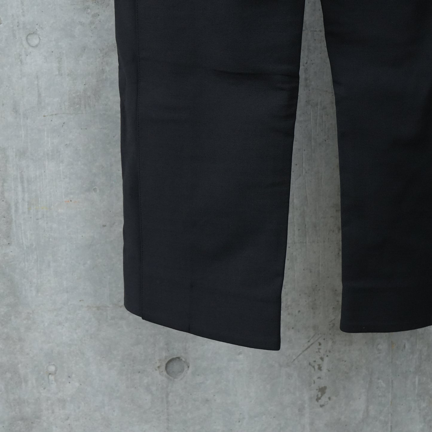 STRUCTURED TAILORED TROUSERS / BLACK