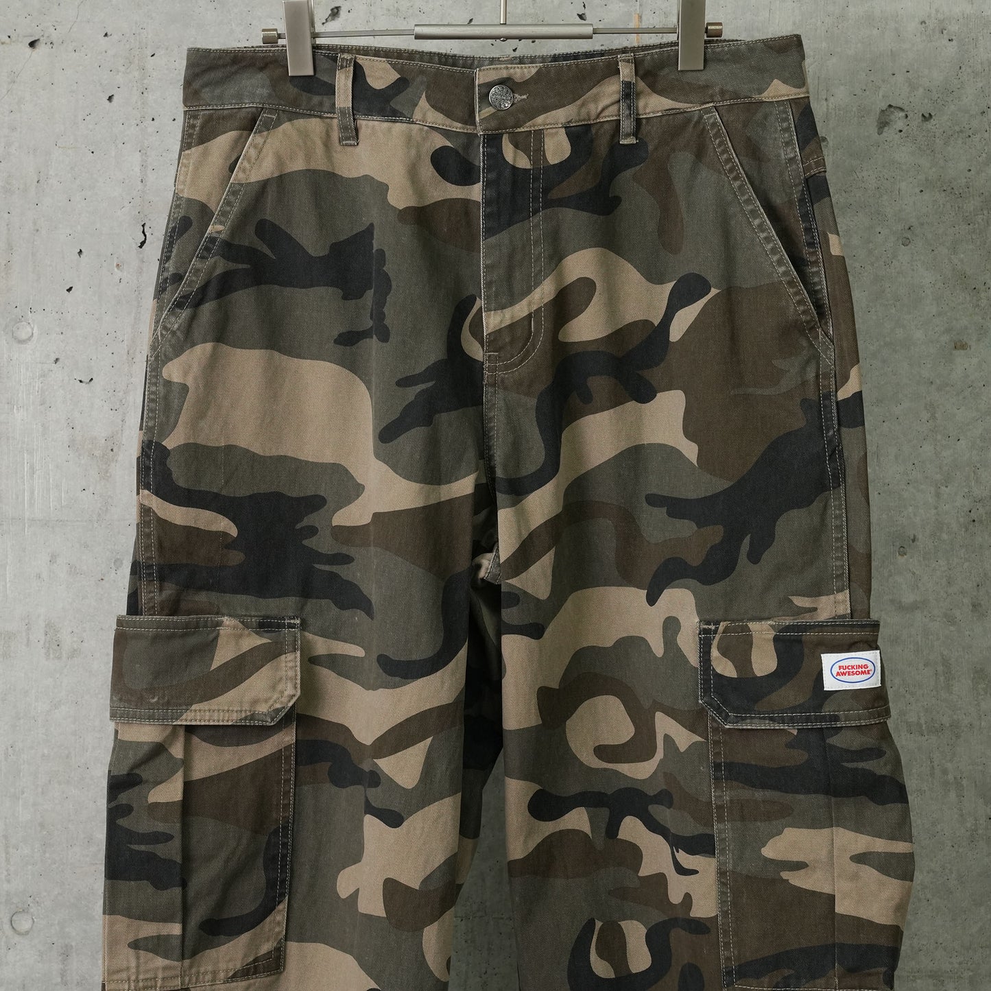 CONTACTS - WASHED BAGGY CARGO PANT / WASHED CAMO