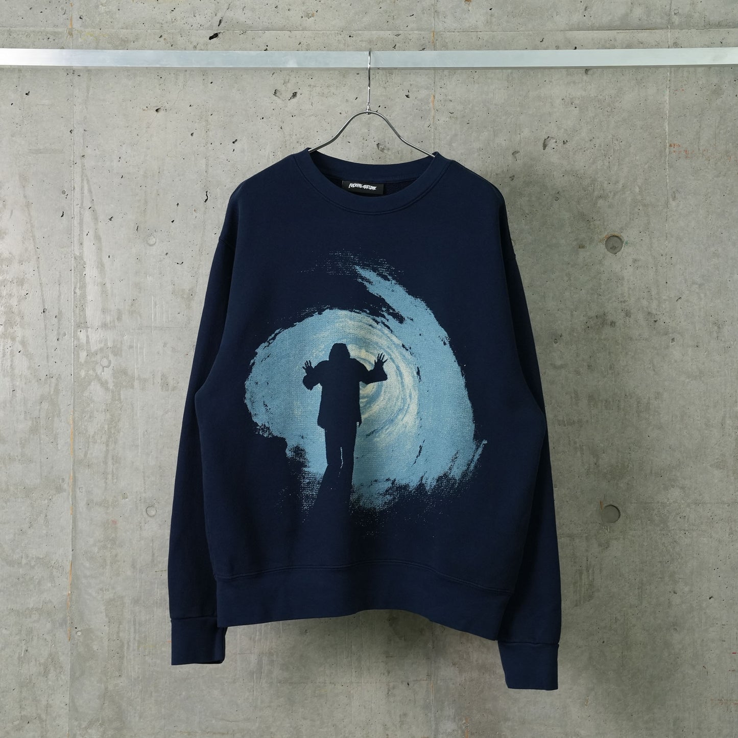 TUNNEL VISION CREWNECK SWEATSHIRT / NAVY