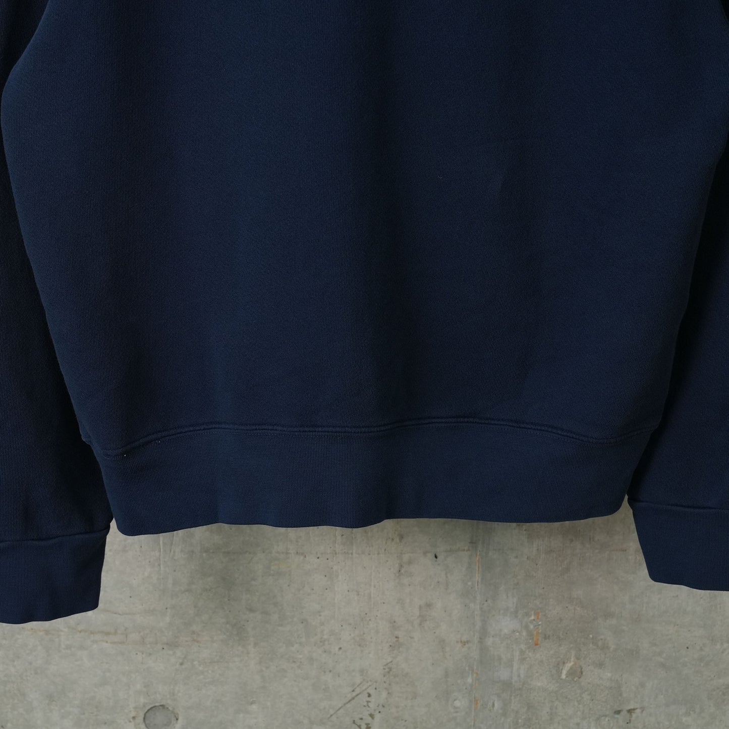 TUNNEL VISION CREWNECK SWEATSHIRT / NAVY