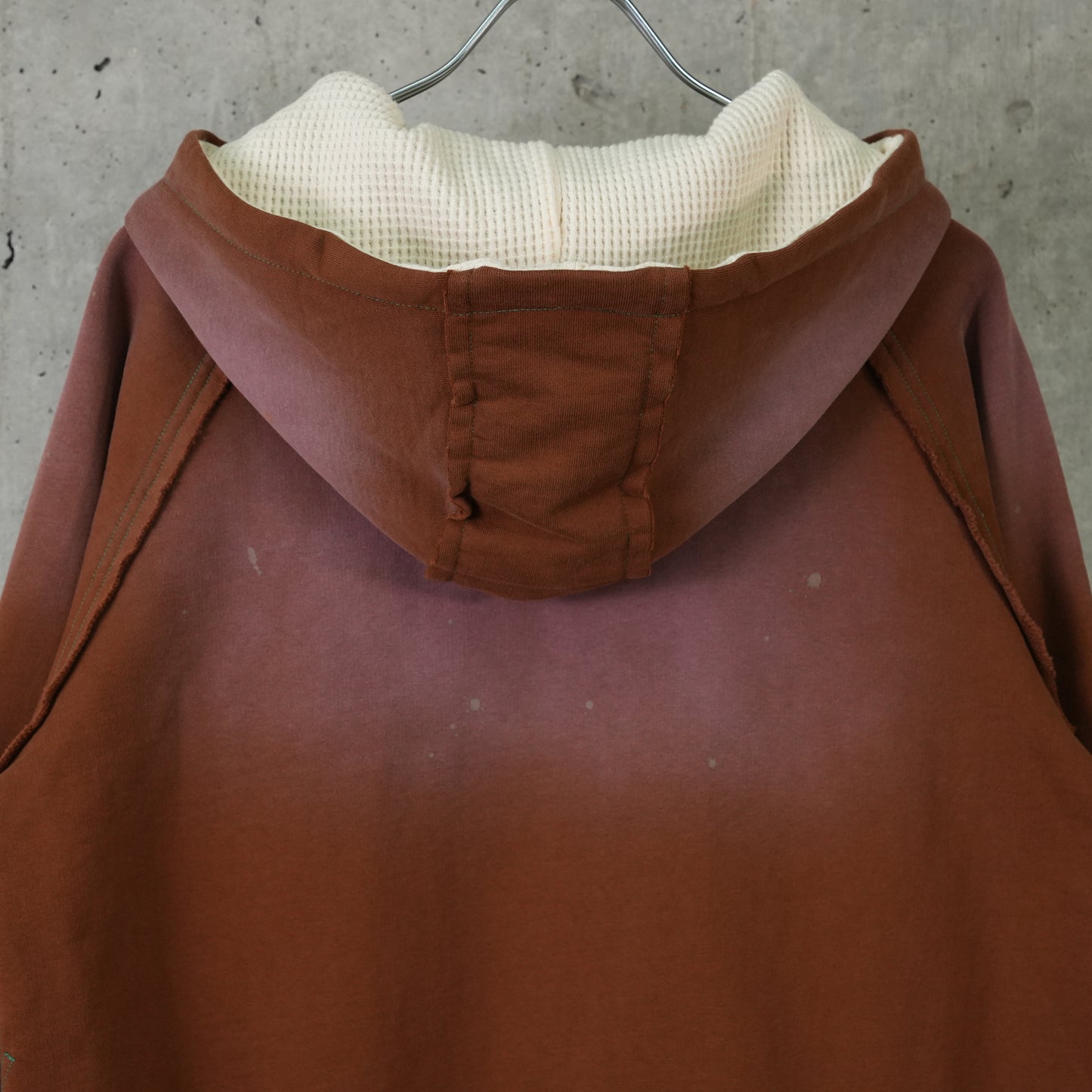 AGED ZIP UP HOODIE / BROWN