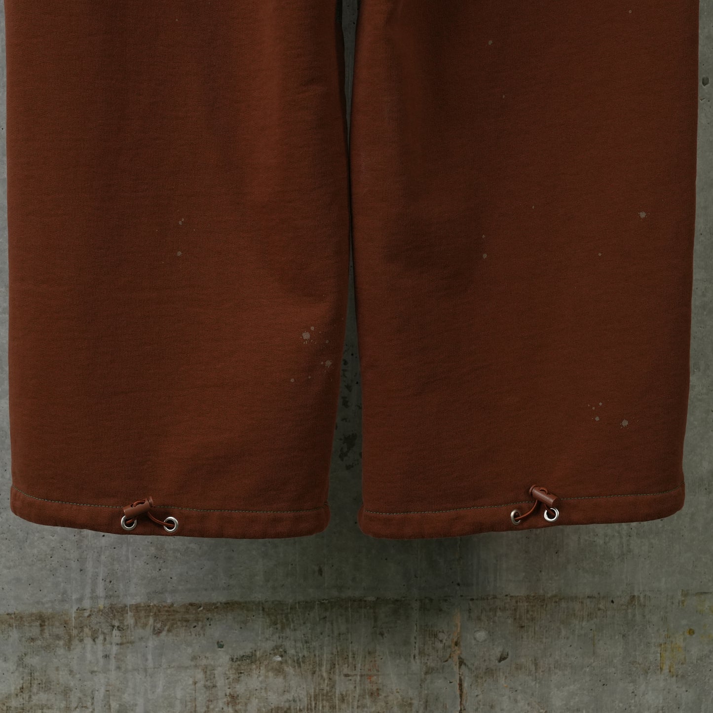 AGED BAGGY SWEAT PANTS / BROWN