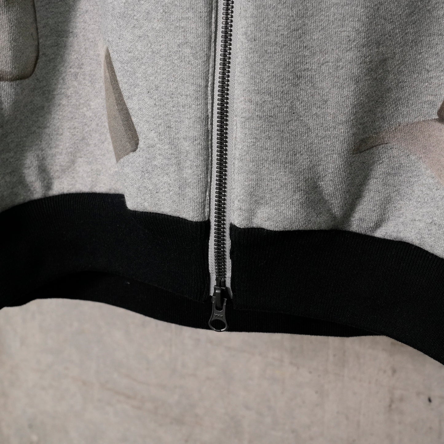 PACKING LIST CAPE HOODIE / GRAY