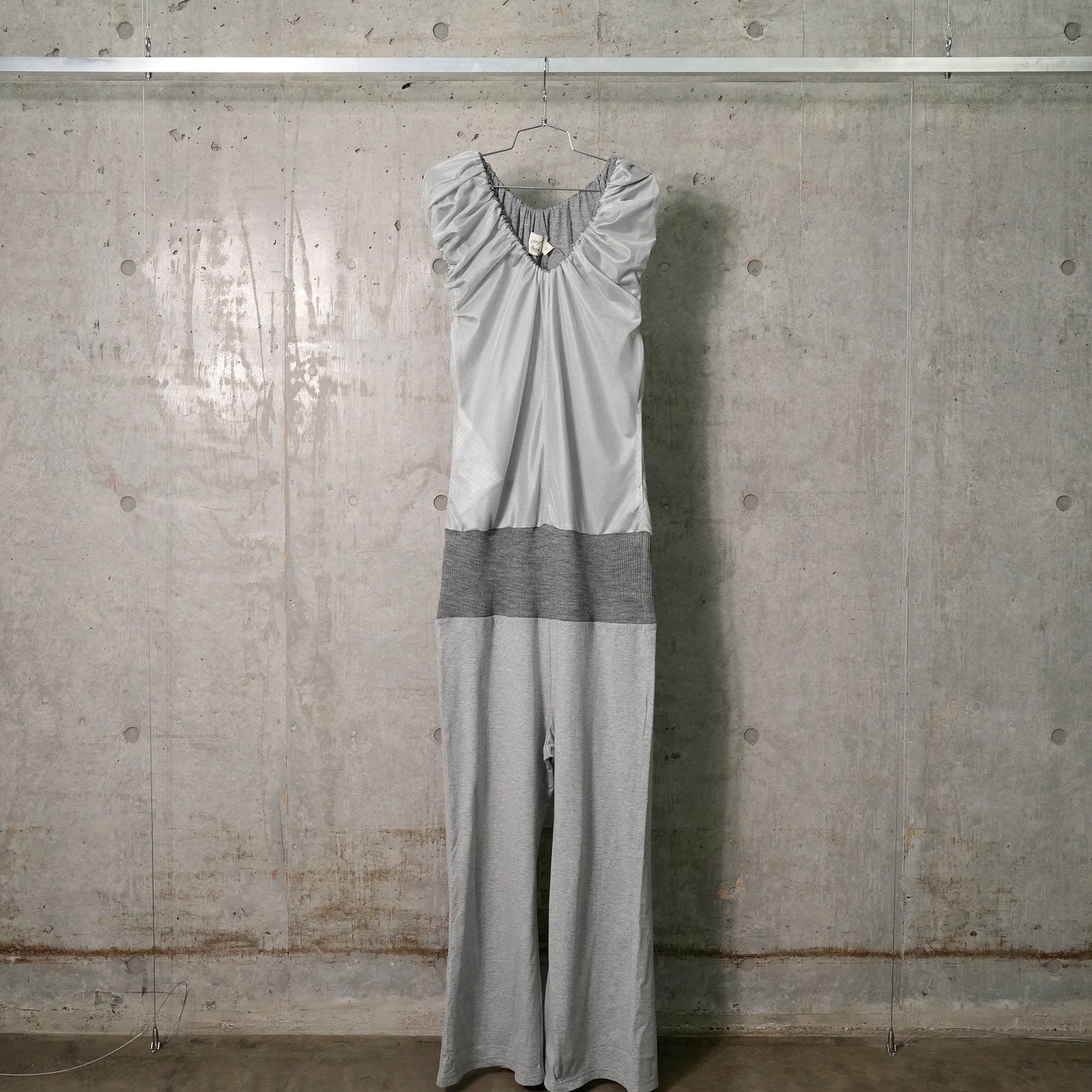 LOW RISE JUMPSUIT / GRAY