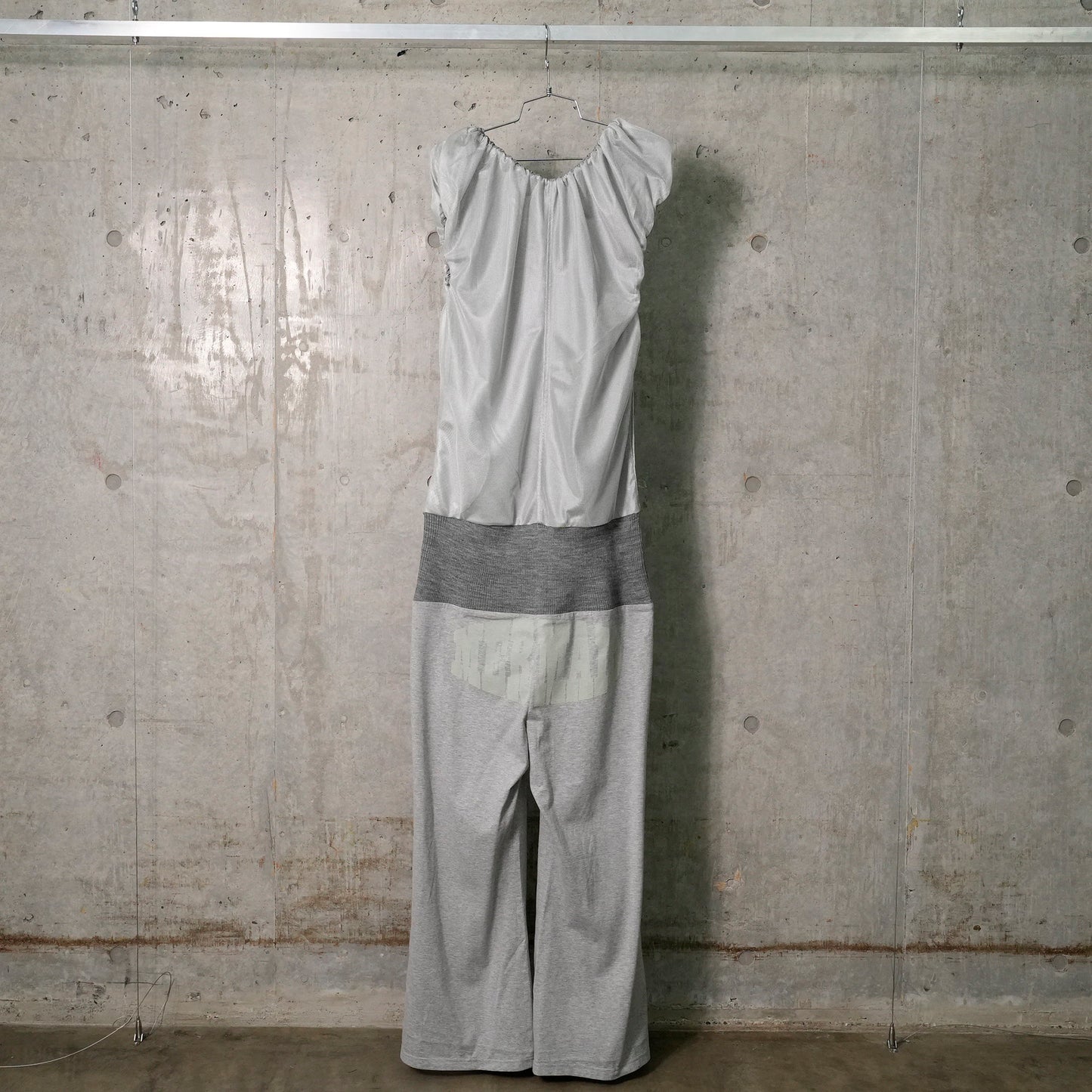 LOW RISE JUMPSUIT / GRAY