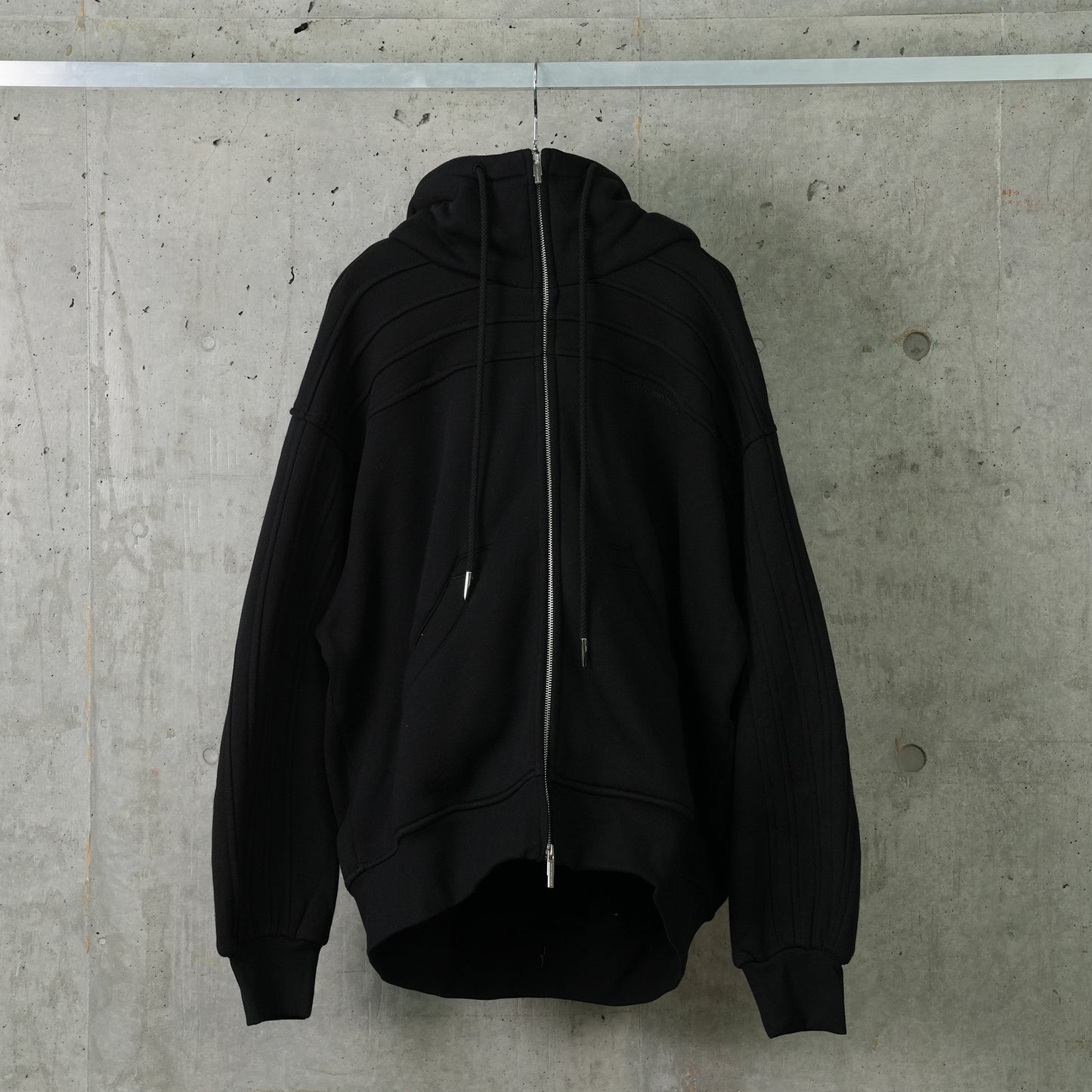 BLACK SEAMING HOODIE / BLACK