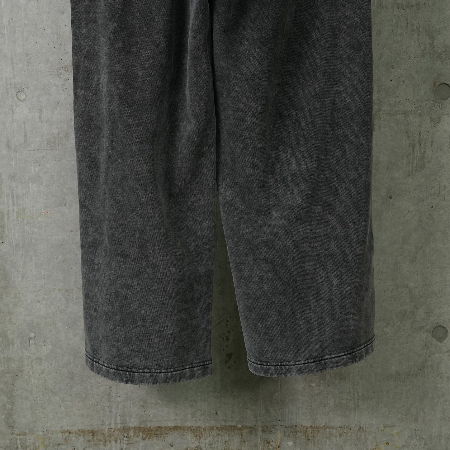 WASHED SEAMING SWEATPANTS / GRAY