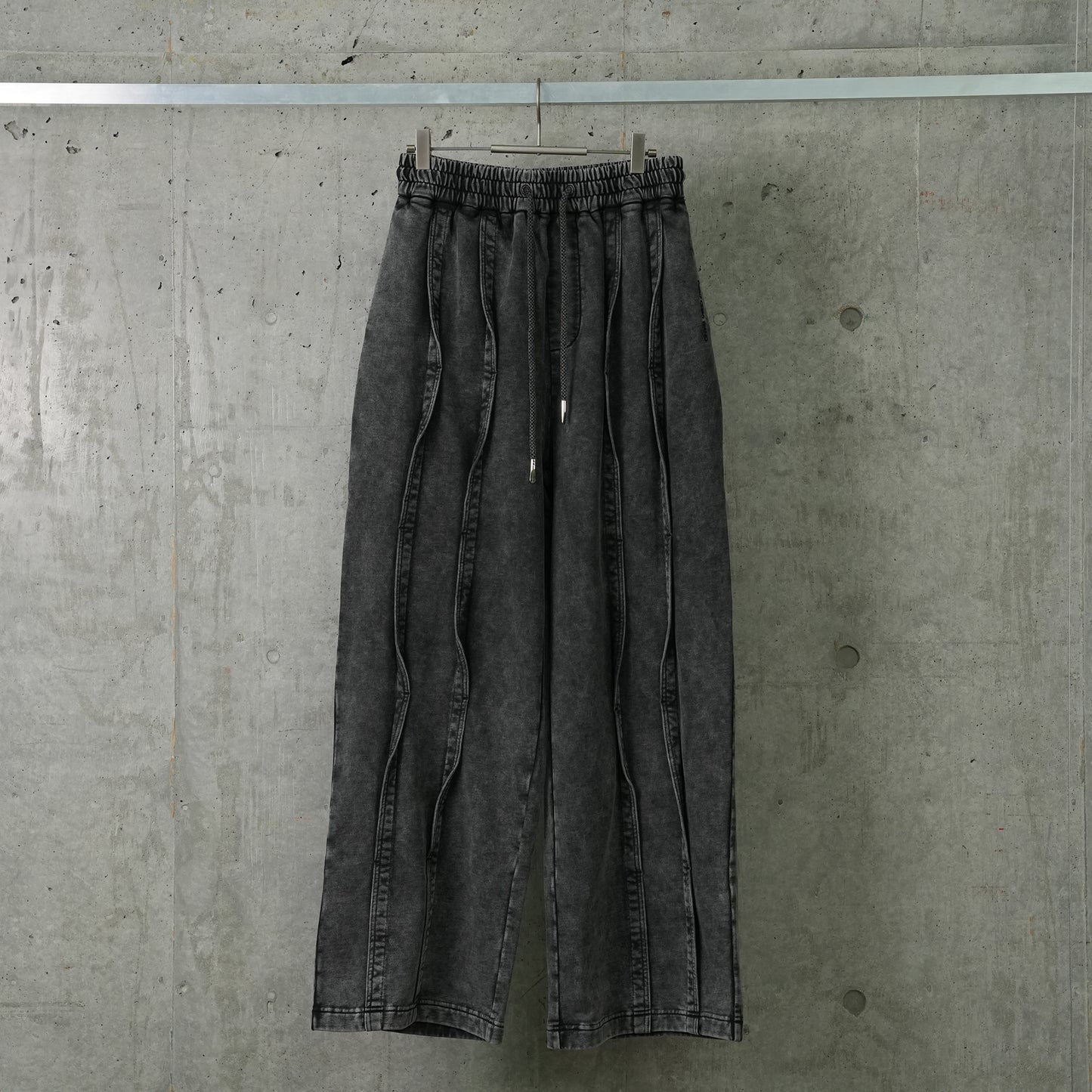 WASHED SEAMING SWEATPANTS / GRAY