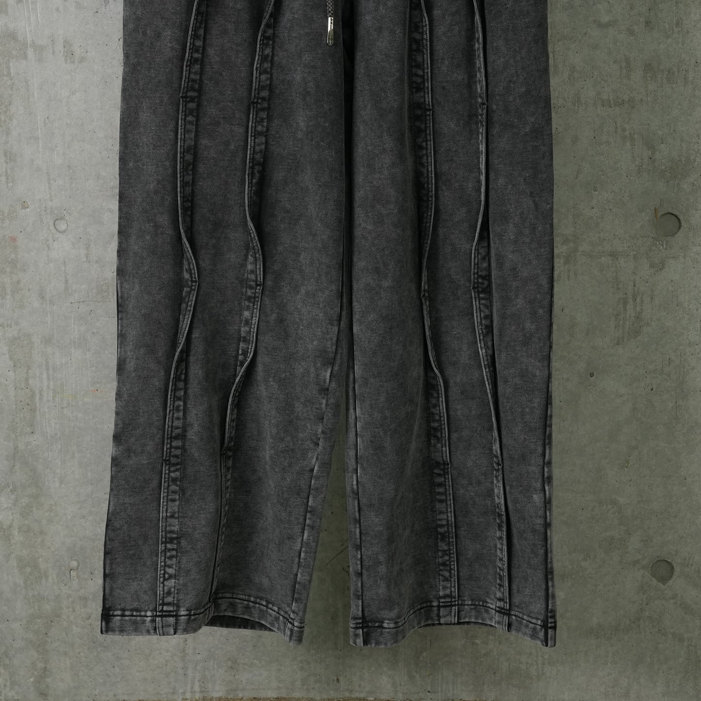 WASHED SEAMING SWEATPANTS / GRAY