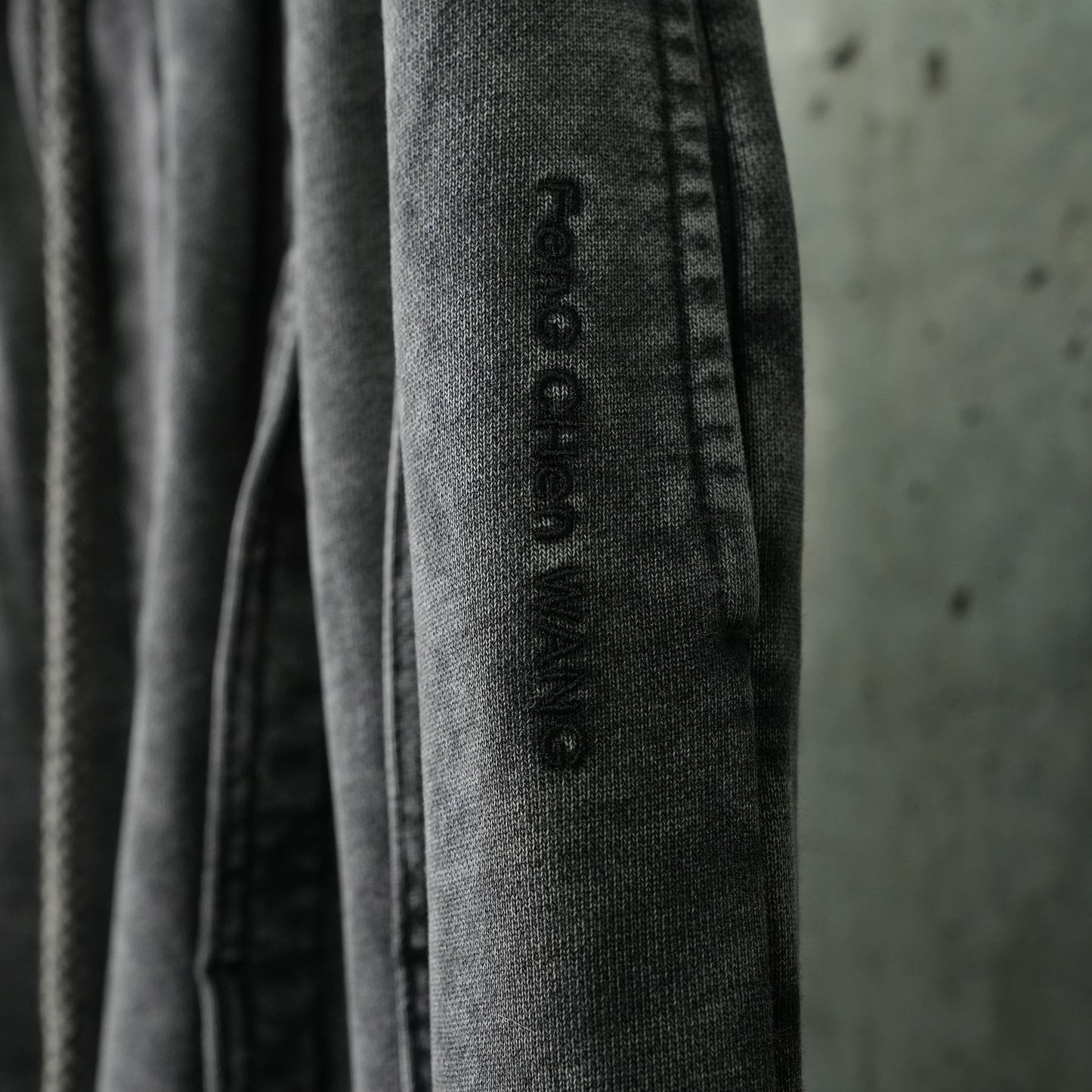 WASHED SEAMING SWEATPANTS / GRAY