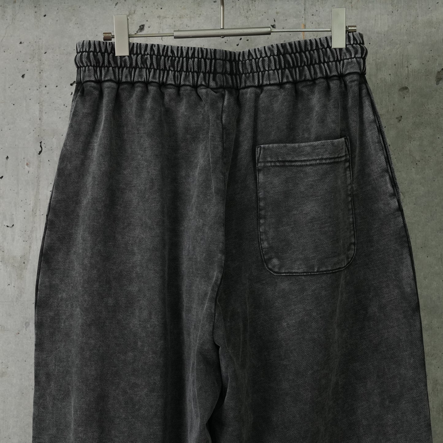 WASHED SEAMING SWEATPANTS / GRAY