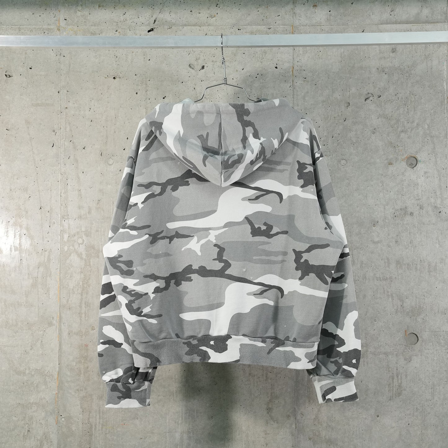 DISTRESSED CAMO SWEAT ZIP HOODIE / UC(GREY CAMO)