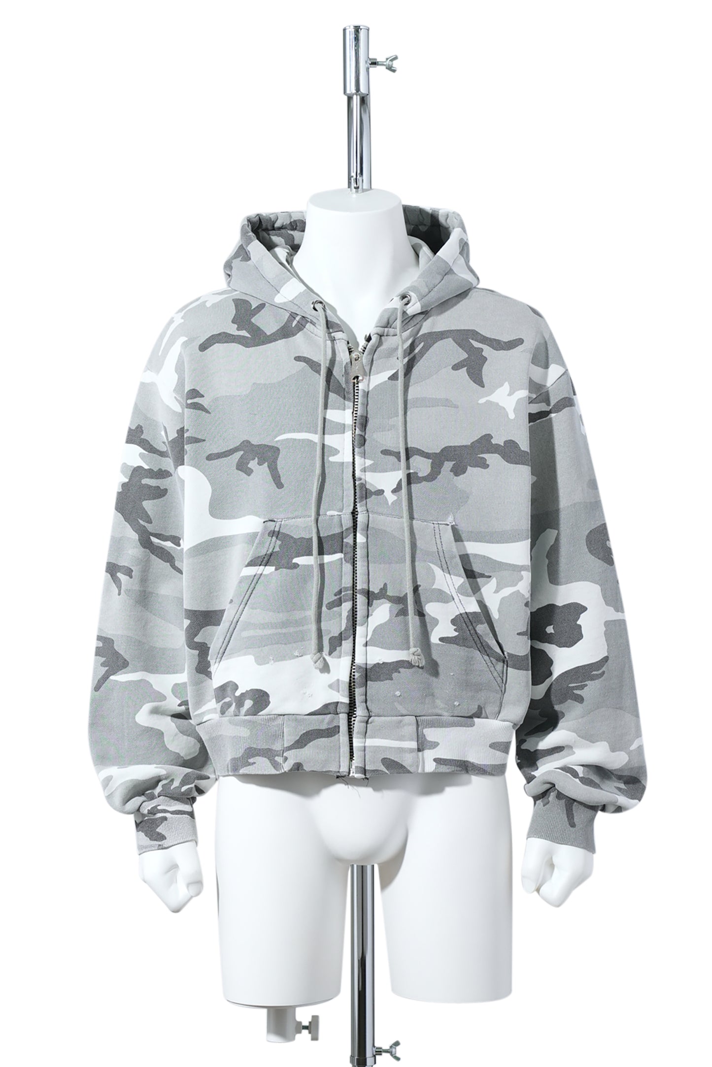 DISTRESSED WASH CROPPED CAMO HOODIE / GREY CAMO