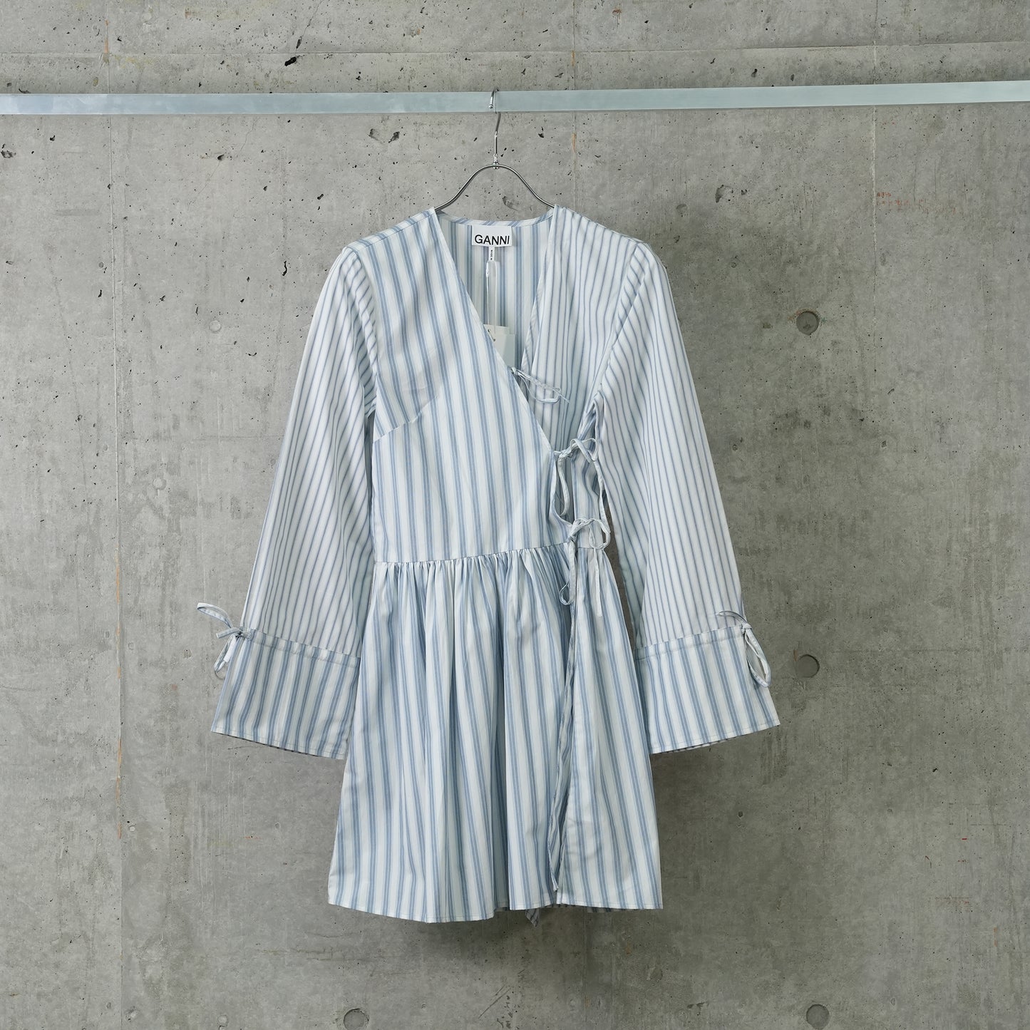 STRIPE COTTON MINI WRAP DRESS / 135:EGRET