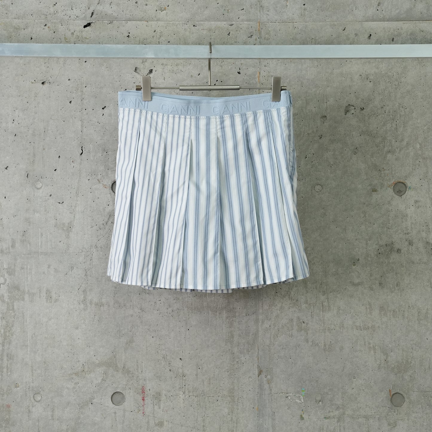 STRIPE COTTON PLEATED MINI SKIRT / 135:EGRET