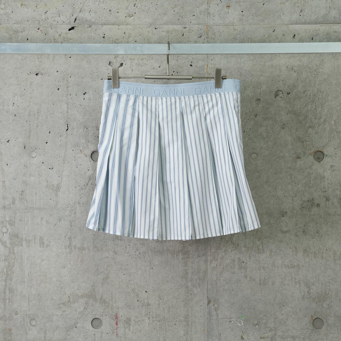 STRIPE COTTON PLEATED MINI SKIRT / 135:EGRET