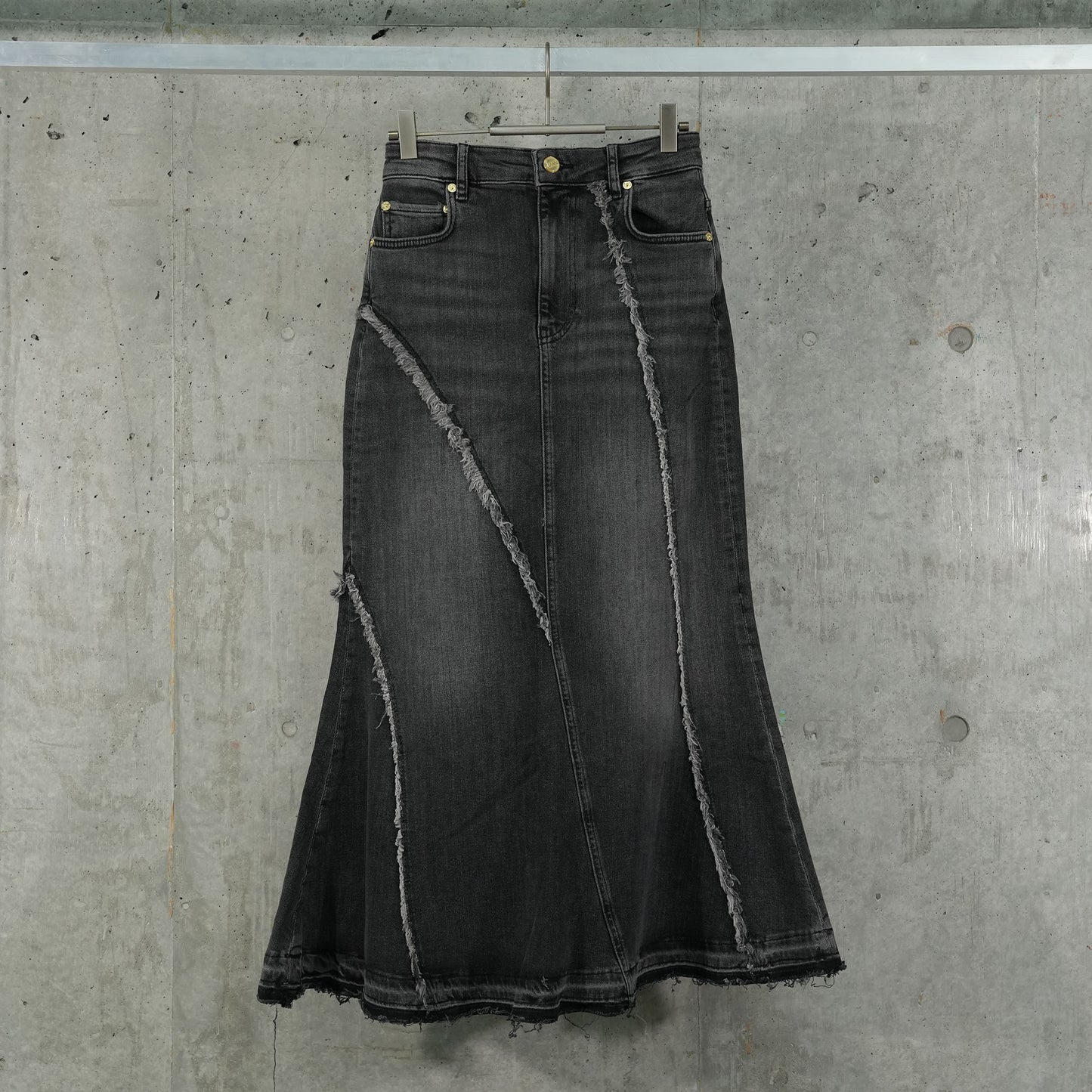 TINT EDGE DENIM LONG SKIRT / 006:WASHED BLACK/BLACK