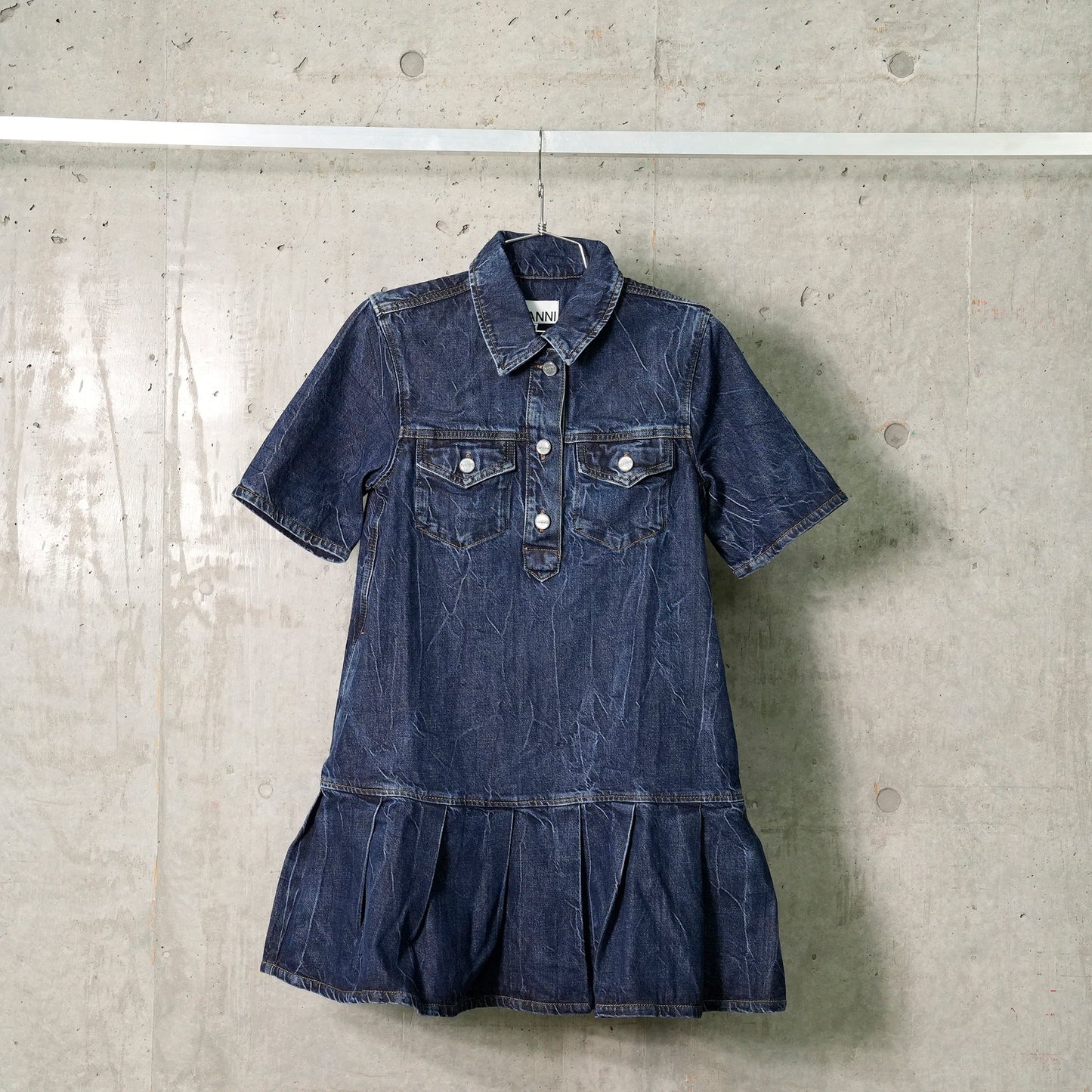 CRINKLED FUTURE DENIM MINI DRESS / MBLUSTONE