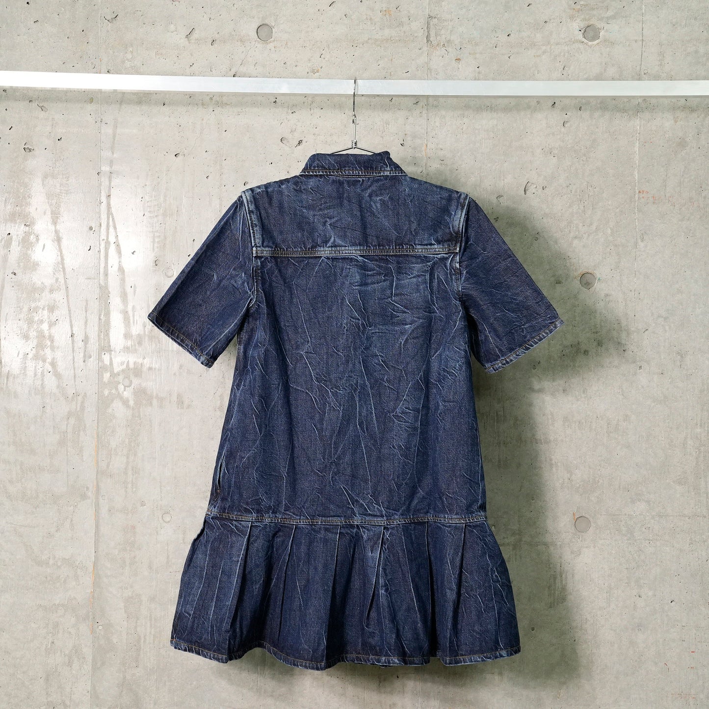 CRINKLED FUTURE DENIM MINI DRESS / MBLUSTONE