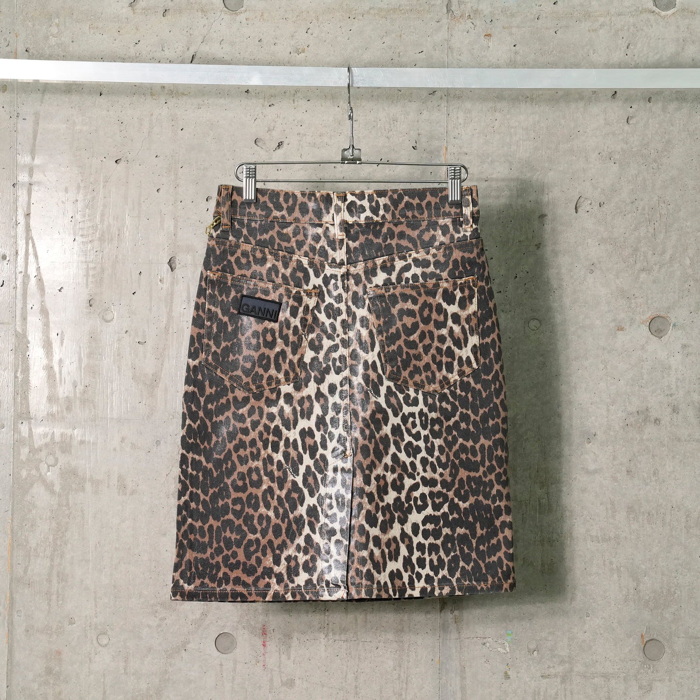 FOIL PRINT DENIM SKIRT / LEOPARD