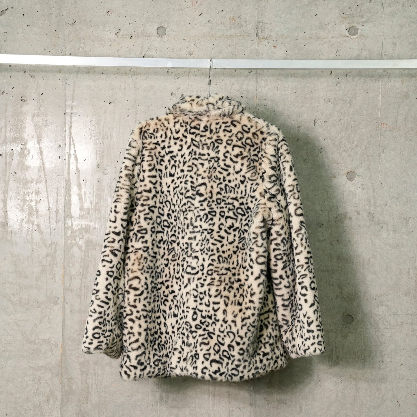 FAUX FUR JACKET / ALMONDMILK