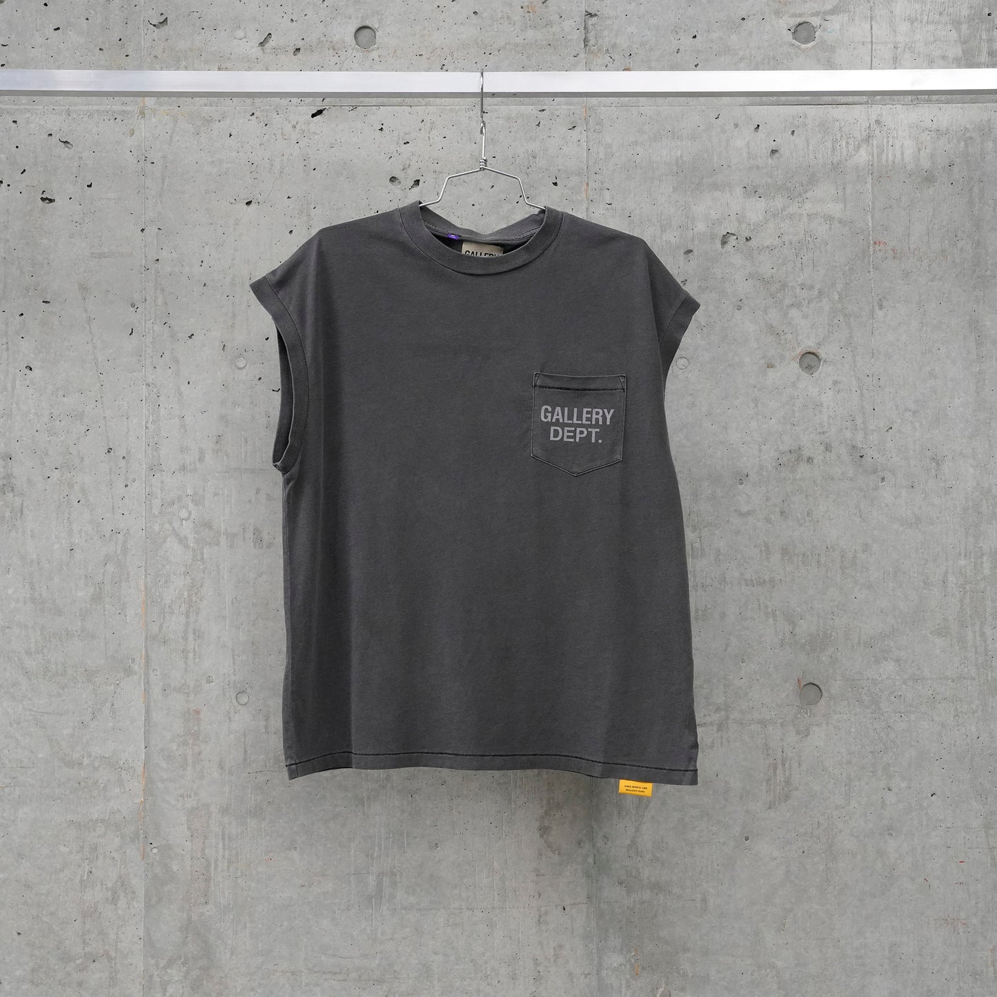 AUGI SLEEVELESS TEE / VINTAGE BLACK